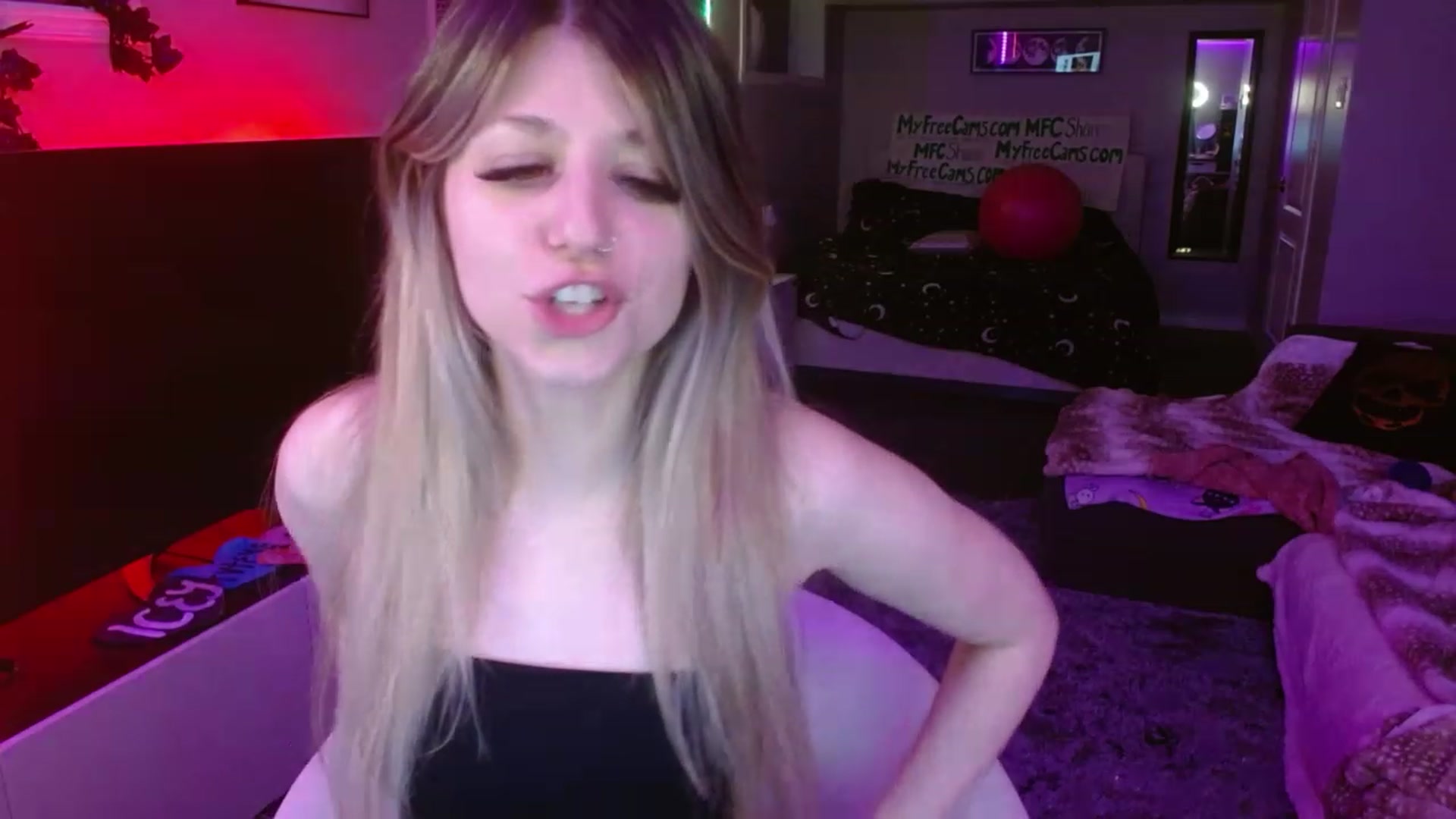Gallery image thumbnail from Serafina's myfreecams stream on, 02/04/2024, 07:03 image 17 of 20
