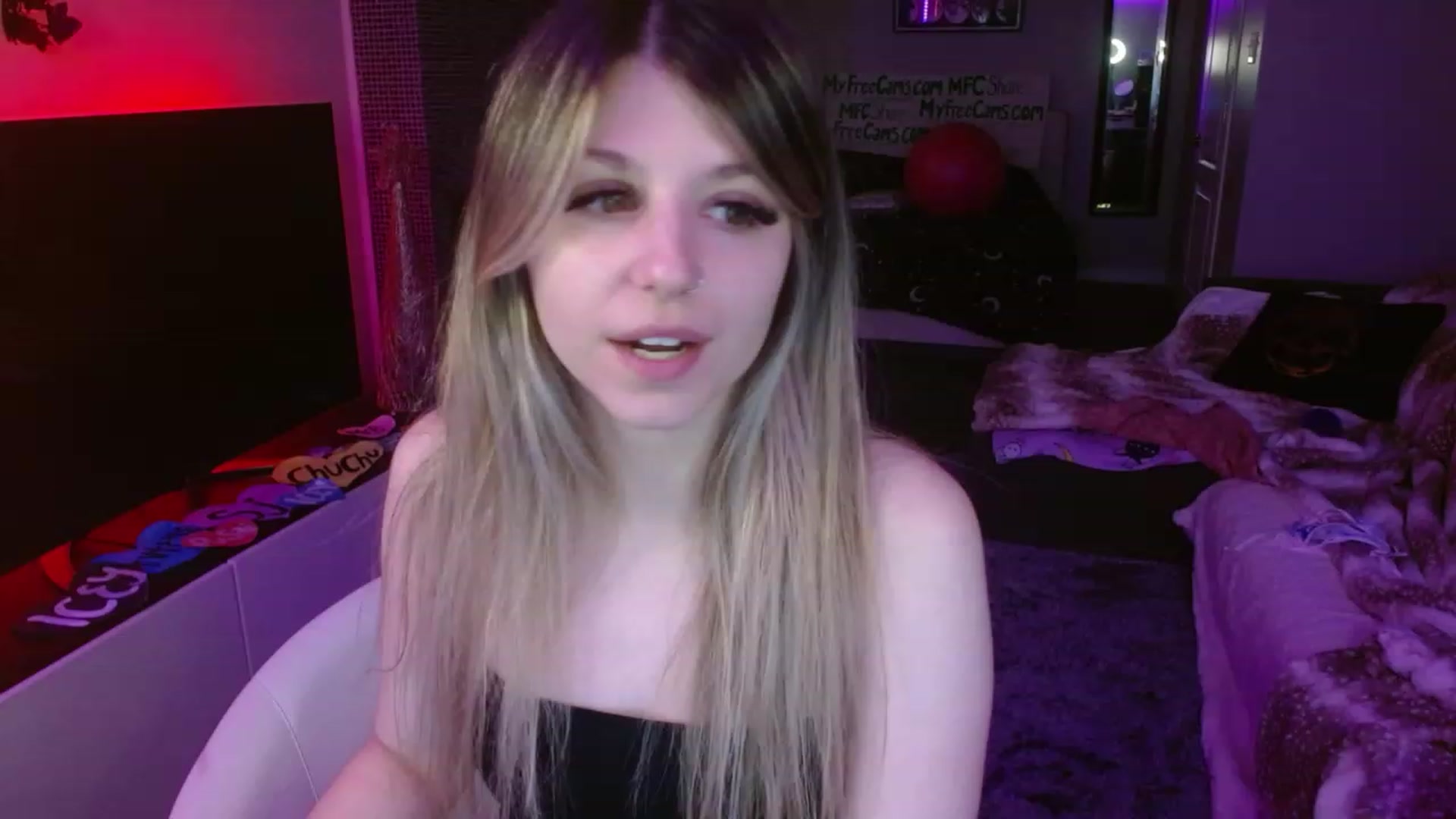 Gallery image thumbnail from Serafina's myfreecams stream on, 02/04/2024, 08:35 image 1 of 20