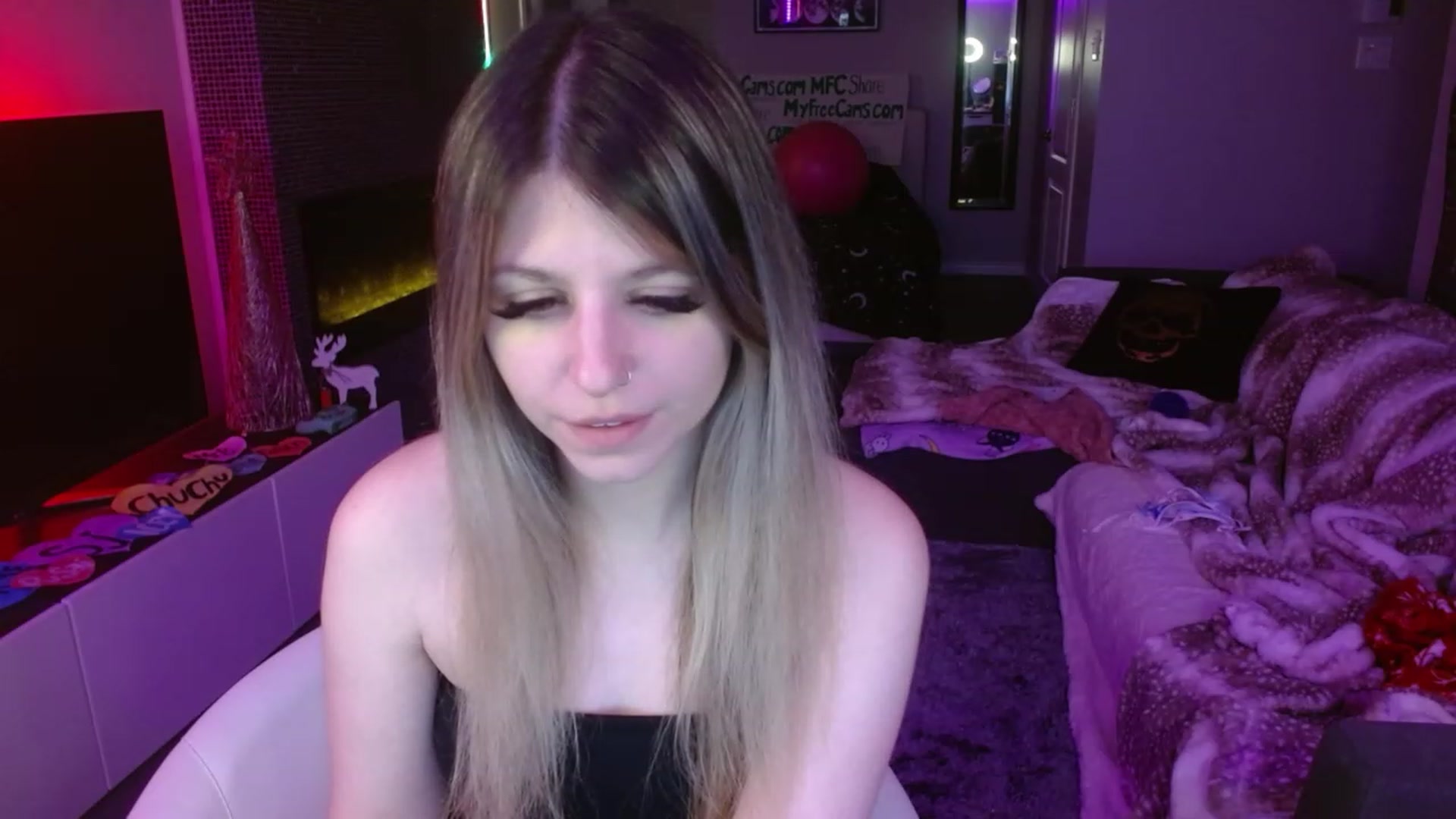 Gallery image thumbnail from Serafina's myfreecams stream on, 02/04/2024, 08:35 image 8 of 20
