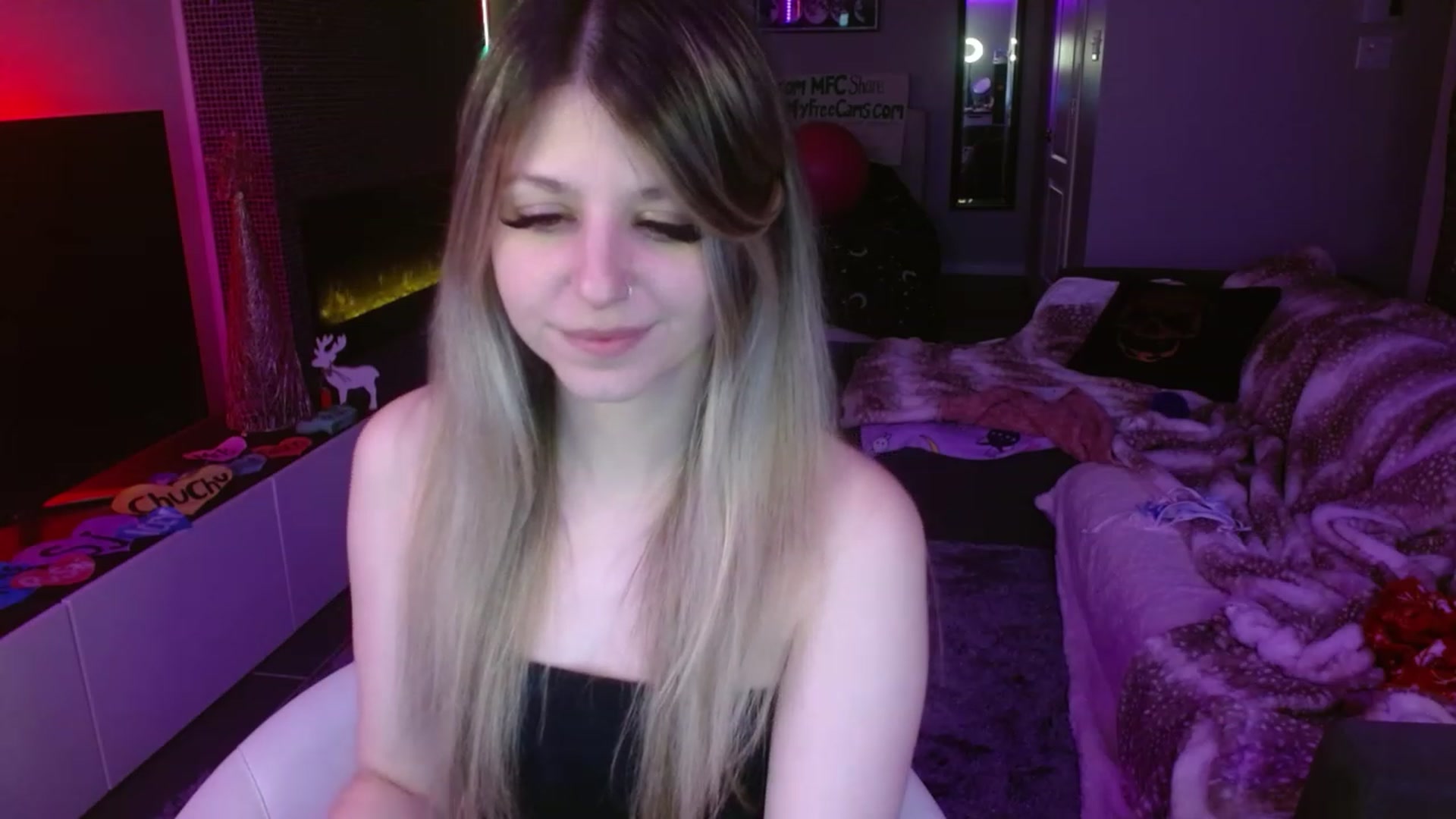 Gallery image thumbnail from Serafina's myfreecams stream on, 02/04/2024, 08:35 image 19 of 20