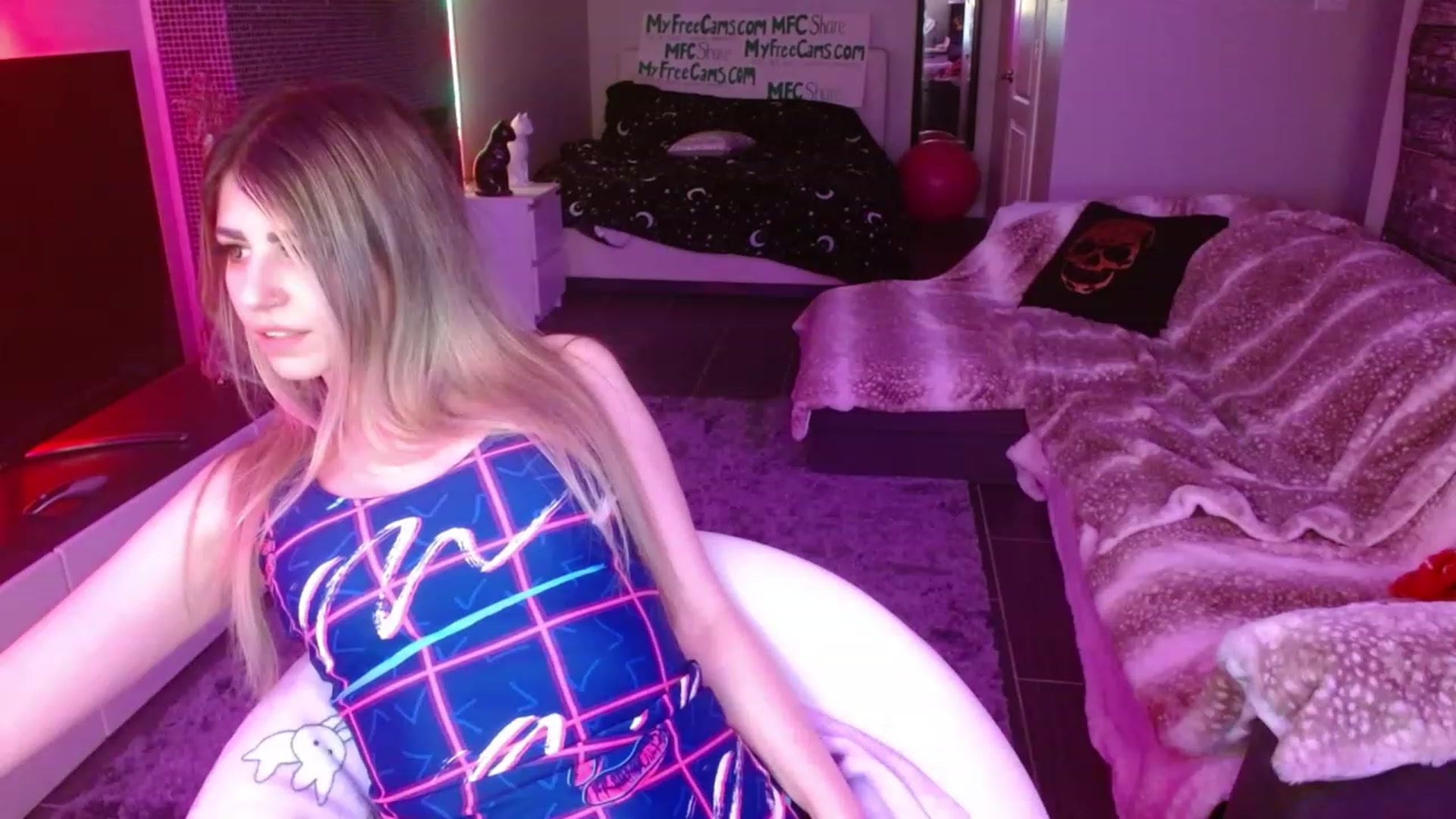Gallery image thumbnail from Serafina's myfreecams stream on, 02/11/2024, 04:23 image 15 of 20