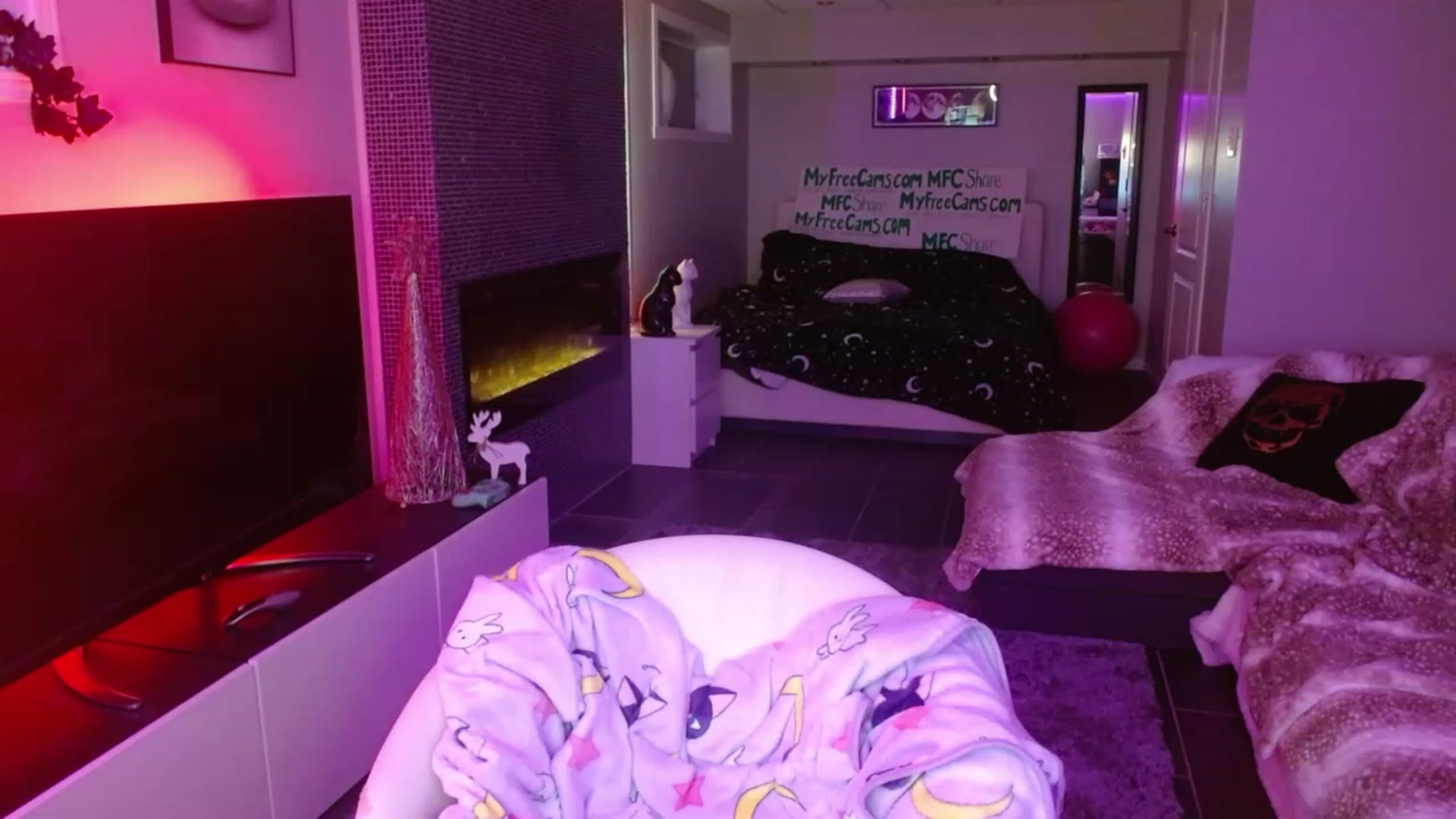 Gallery image thumbnail from Serafina's myfreecams stream on, 02/13/2024, 02:36 image 20 of 20