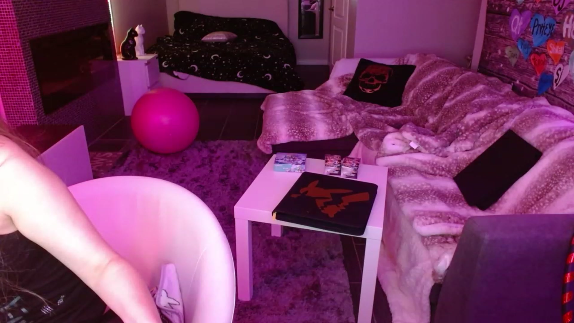 Gallery image thumbnail from Serafina's myfreecams stream on, 03/02/2024, 06:57 image 14 of 20