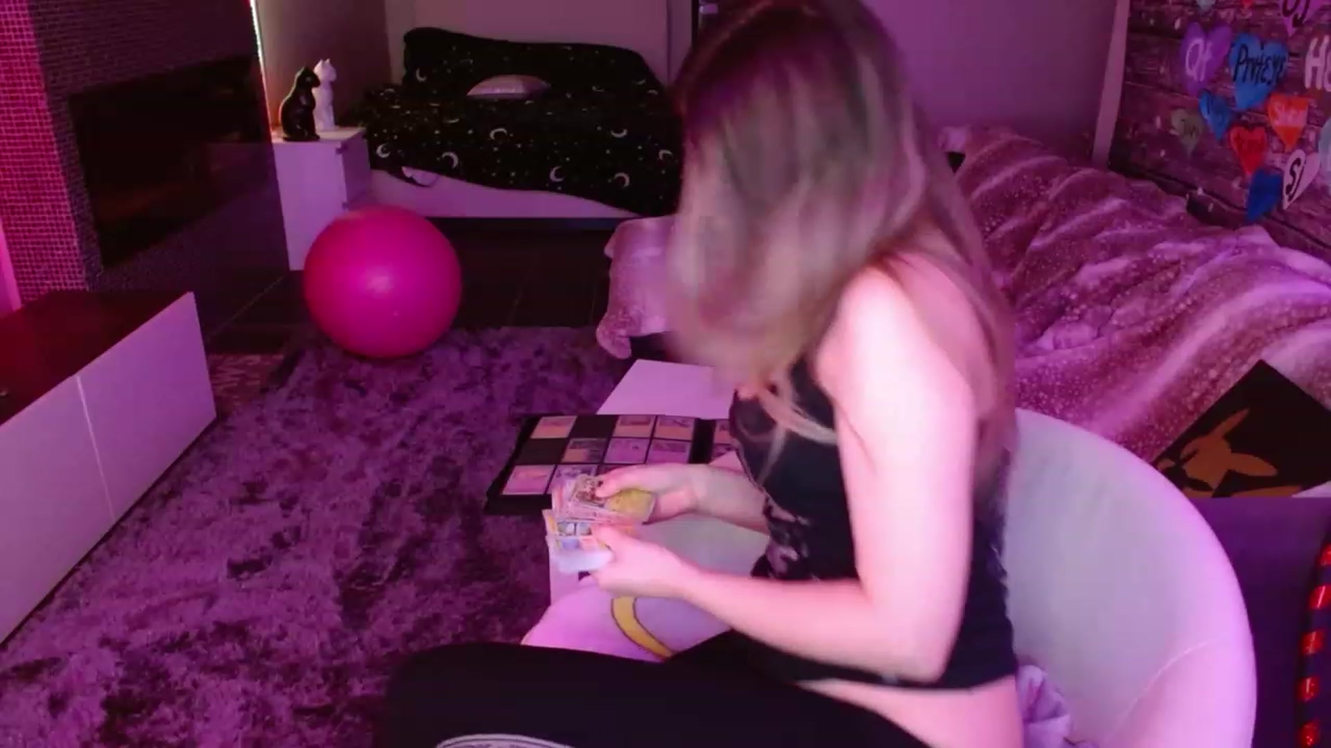 Gallery image thumbnail from Serafina's myfreecams stream on, 03/02/2024, 06:57 image 12 of 20