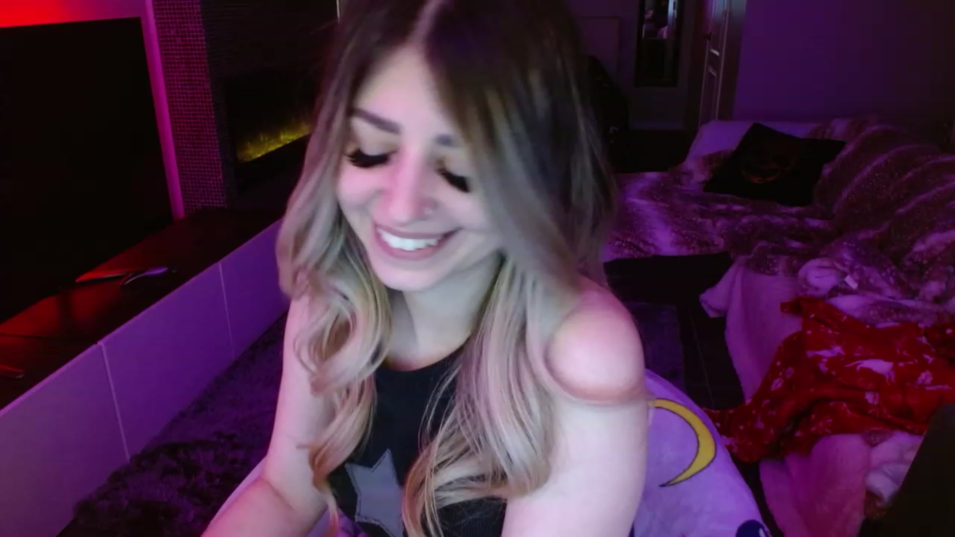 Gallery image thumbnail from Serafina's myfreecams stream on, 03/04/2024, 05:16 image 4 of 20