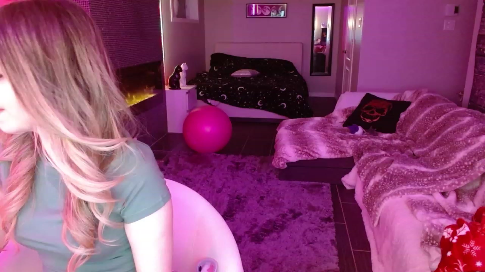 Gallery image thumbnail from Serafina's myfreecams stream on, 03/06/2024, 02:46 image 10 of 20