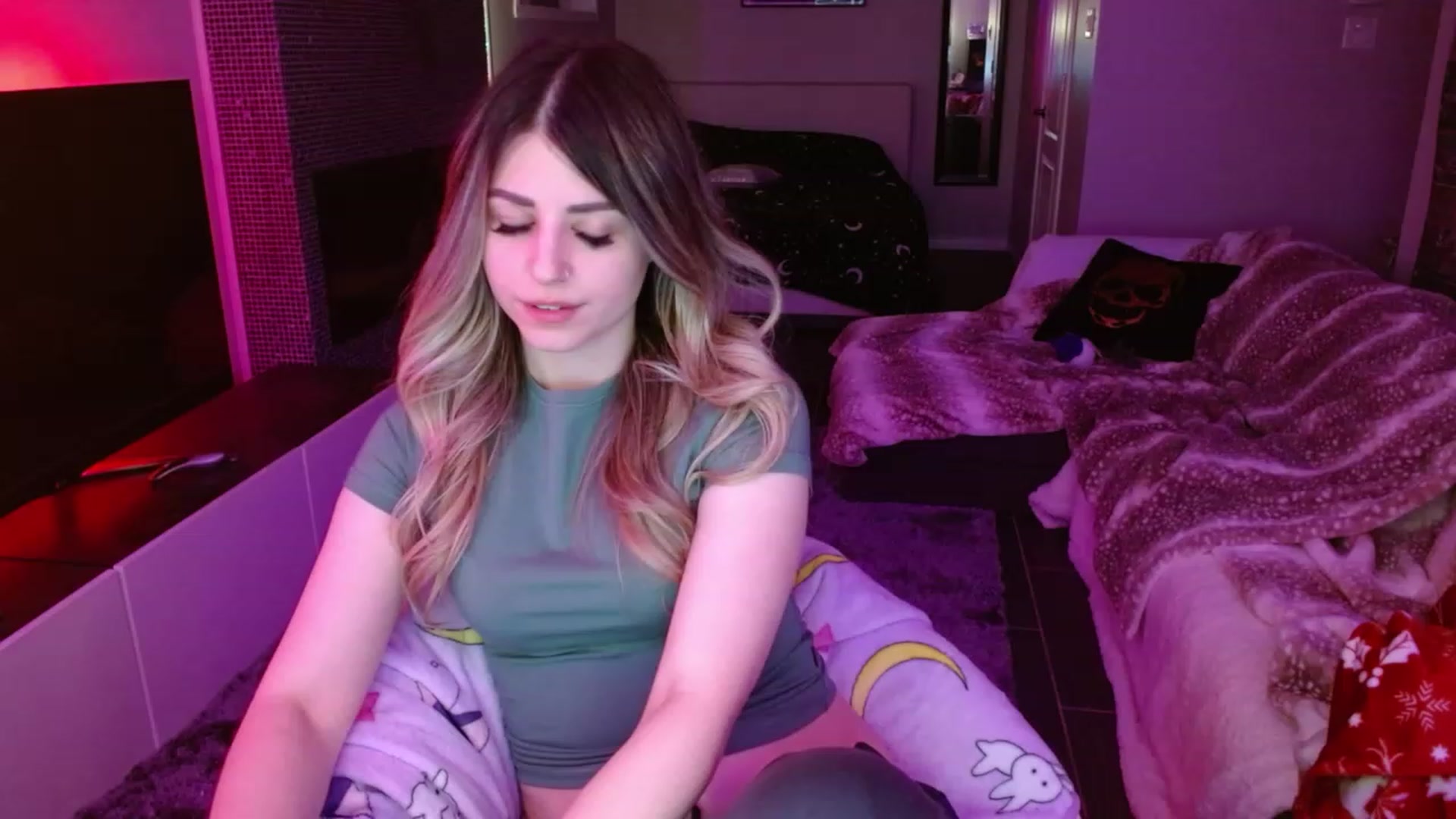 Gallery image thumbnail from Serafina's myfreecams stream on, 03/06/2024, 05:01 image 2 of 20