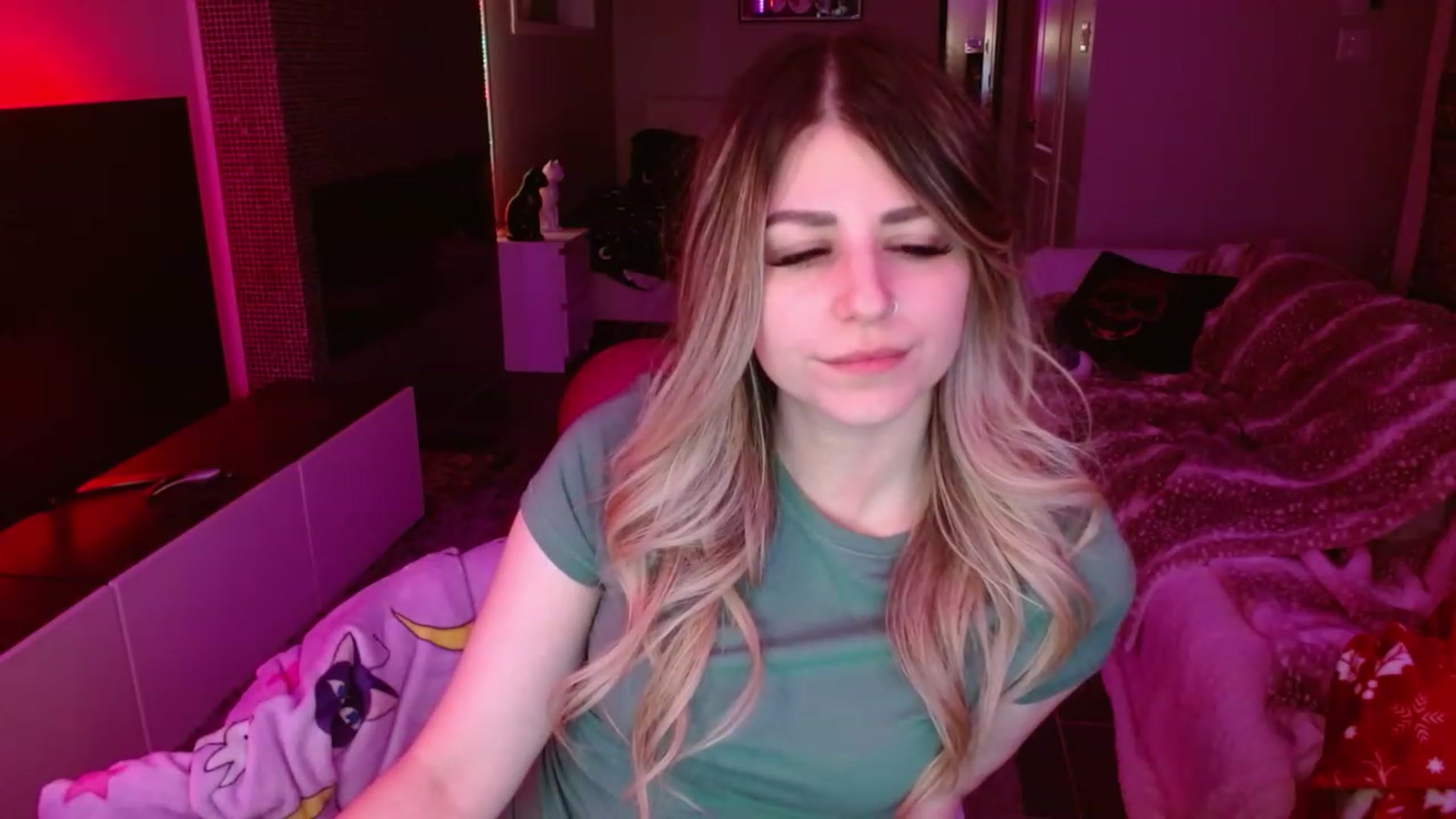 Gallery image thumbnail from Serafina's myfreecams stream on, 03/06/2024, 05:01 image 20 of 20