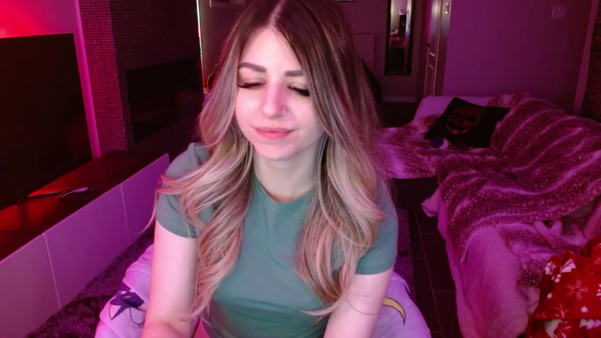 Gallery image thumbnail from Serafina's myfreecams stream on, 03/06/2024, 05:01 image 4 of 20