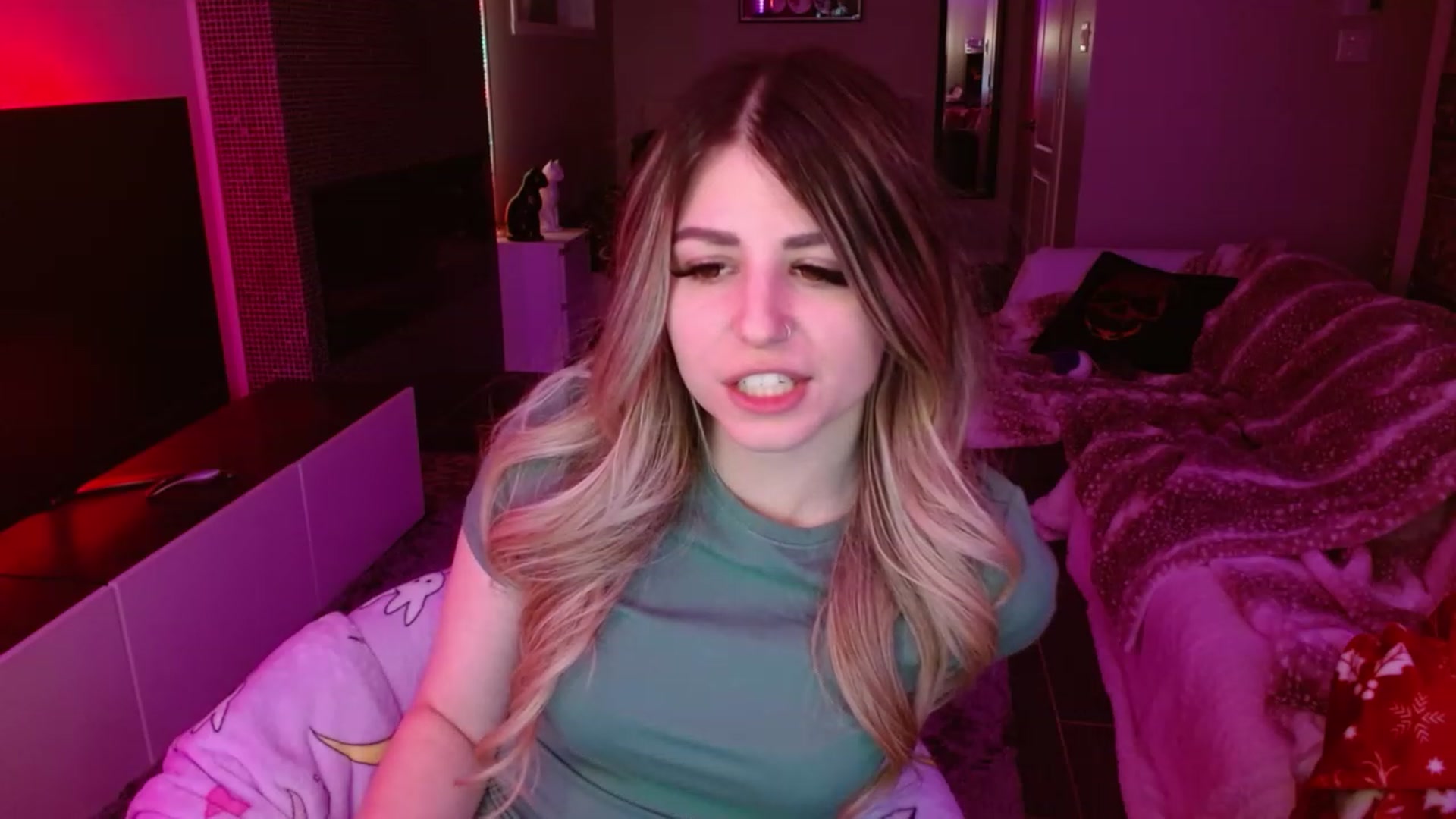 Gallery image thumbnail from Serafina's myfreecams stream on, 03/06/2024, 05:01 image 15 of 20