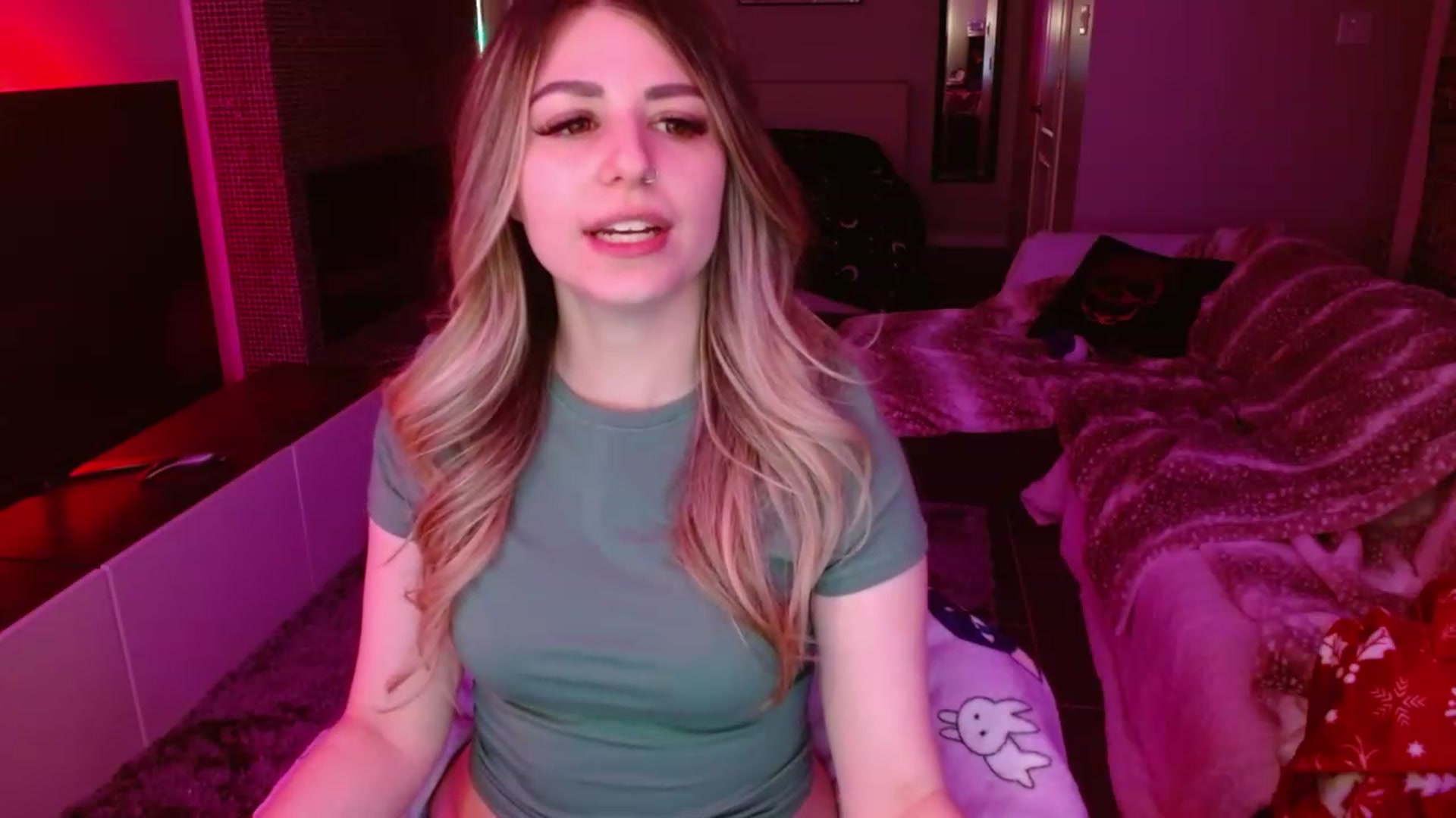 Gallery image thumbnail from Serafina's myfreecams stream on, 03/06/2024, 05:01 image 5 of 20