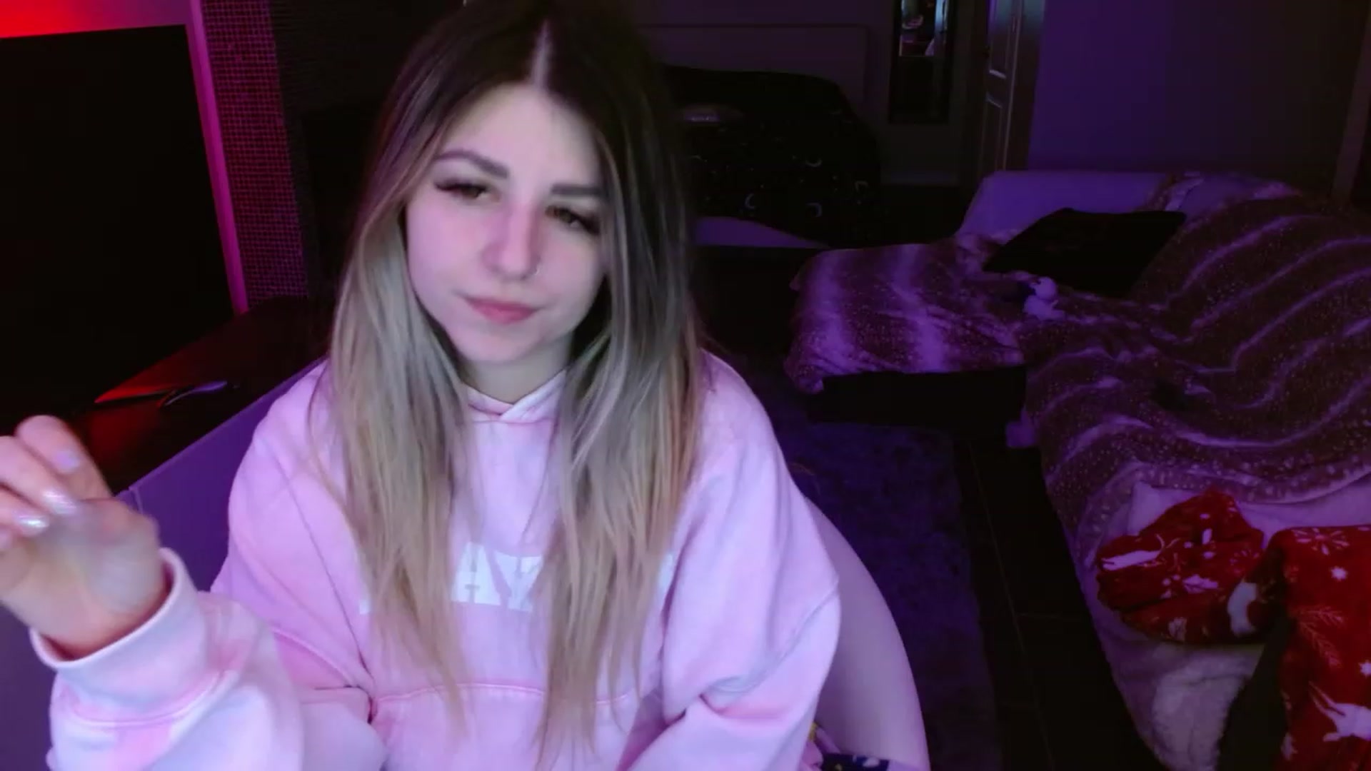 Gallery image thumbnail from Serafina's myfreecams stream on, 03/16/2024, 04:14 image 17 of 20