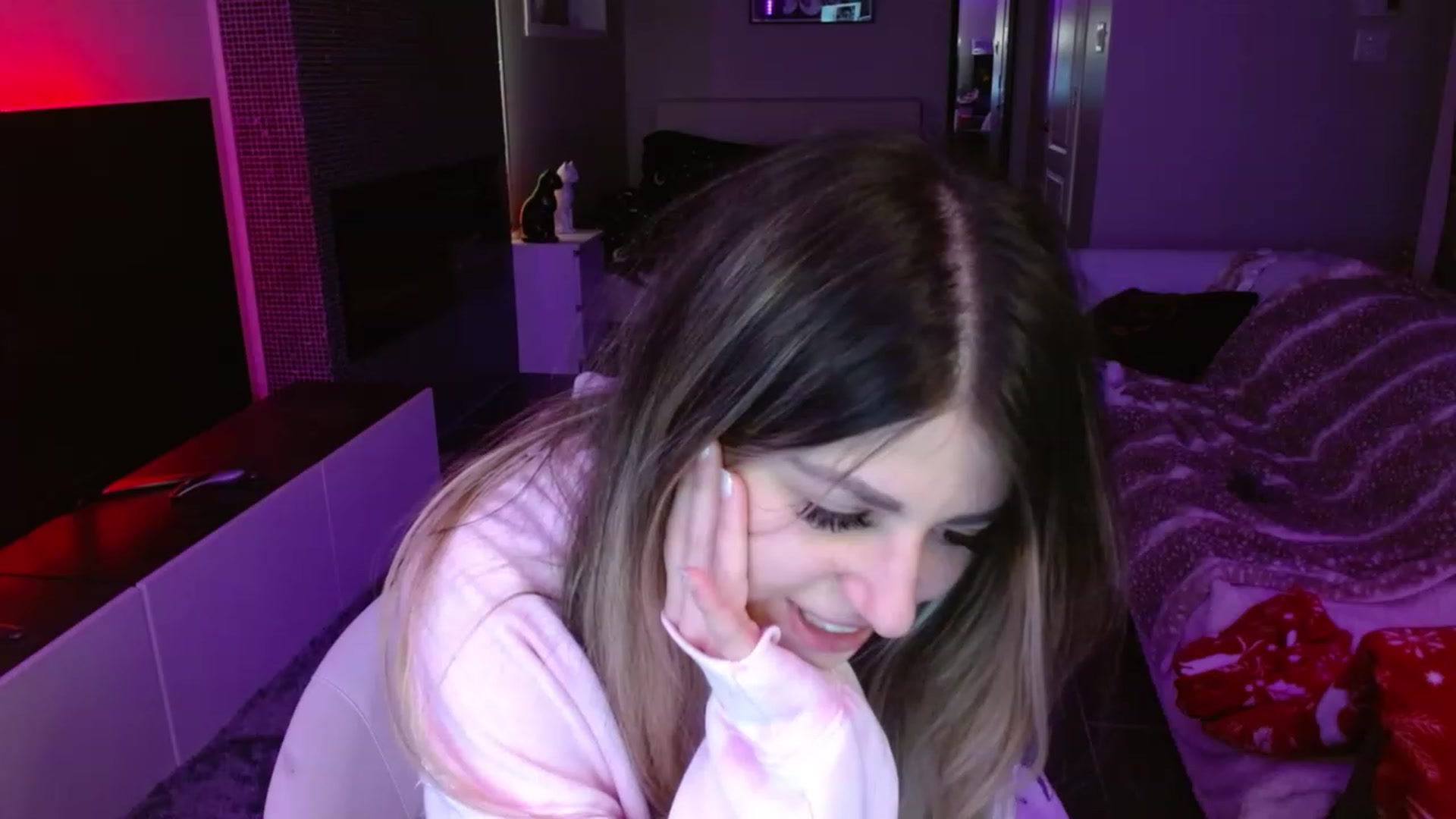 Gallery image thumbnail from Serafina's myfreecams stream on, 03/16/2024, 04:14 image 8 of 20