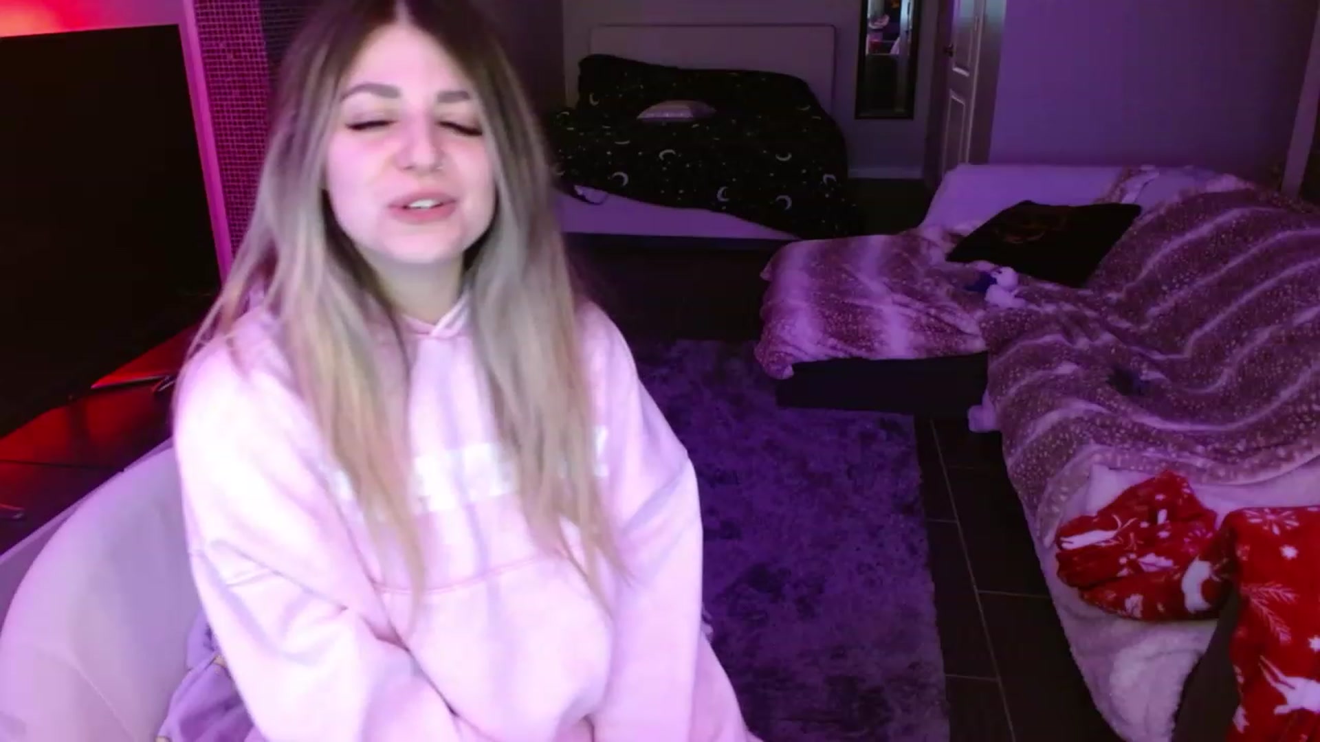 Gallery image thumbnail from Serafina's myfreecams stream on, 03/16/2024, 04:14 image 9 of 20