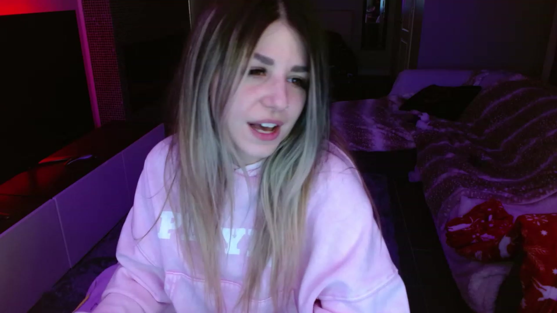 Gallery image thumbnail from Serafina's myfreecams stream on, 03/16/2024, 04:14 image 14 of 20