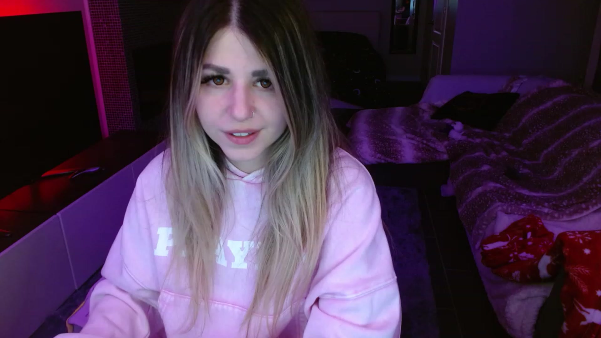 Gallery image thumbnail from Serafina's myfreecams stream on, 03/16/2024, 04:14 image 16 of 20