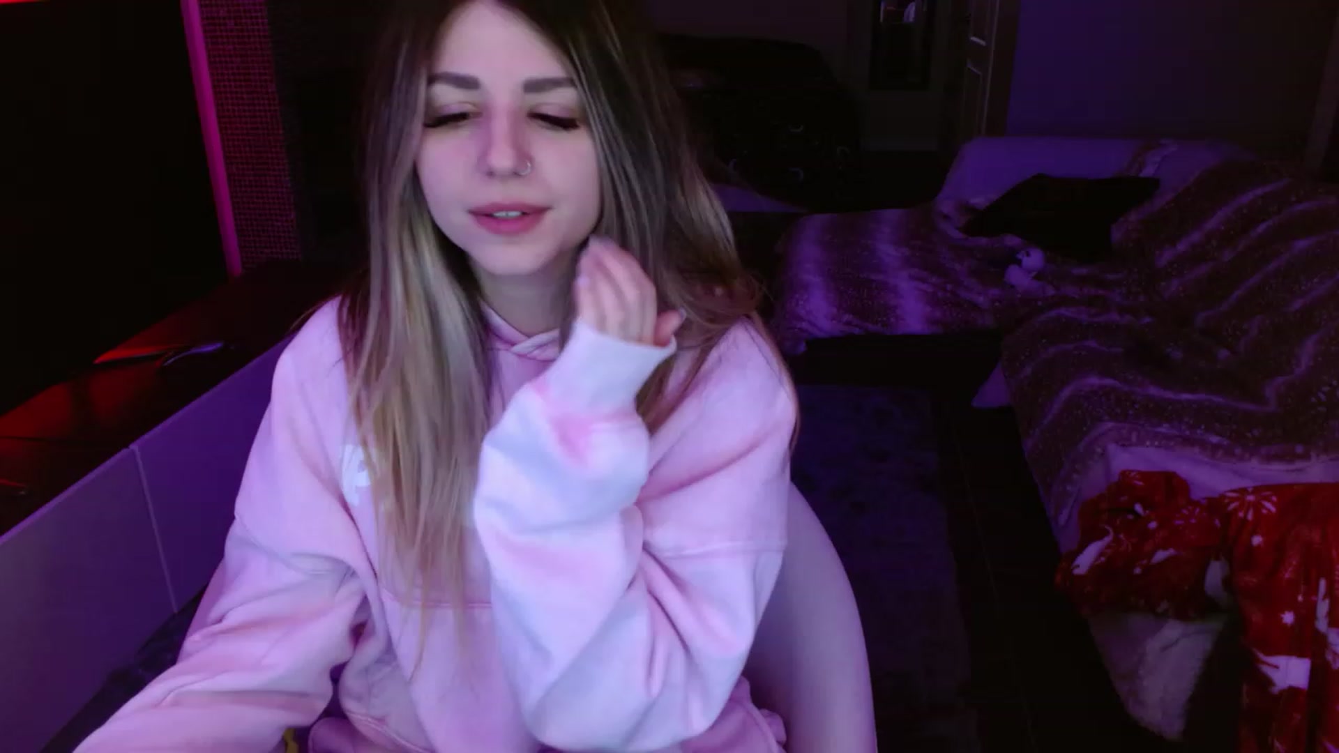 Gallery image thumbnail from Serafina's myfreecams stream on, 03/16/2024, 04:44 image 19 of 20