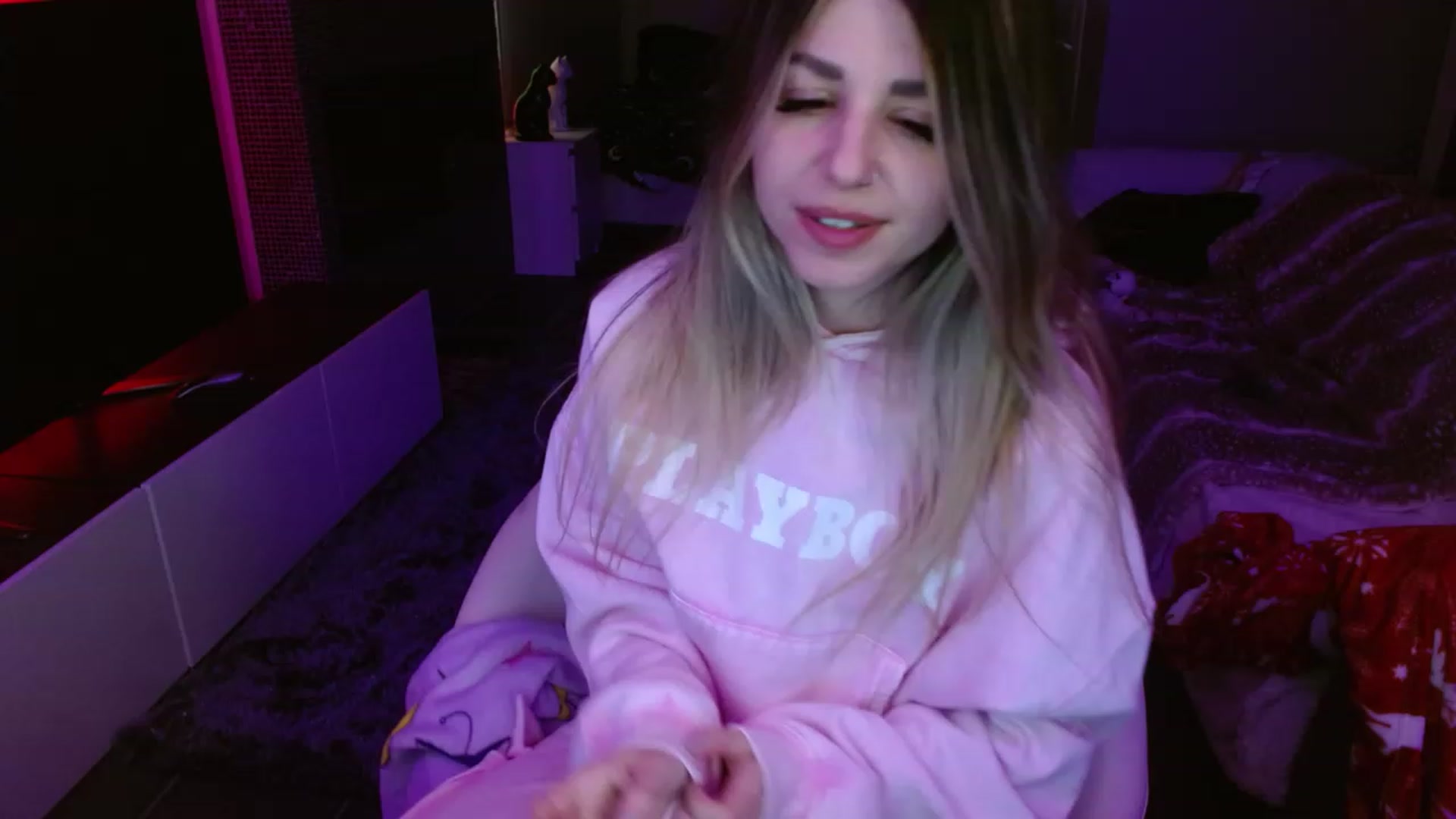 Gallery image thumbnail from Serafina's myfreecams stream on, 03/16/2024, 04:44 image 4 of 20
