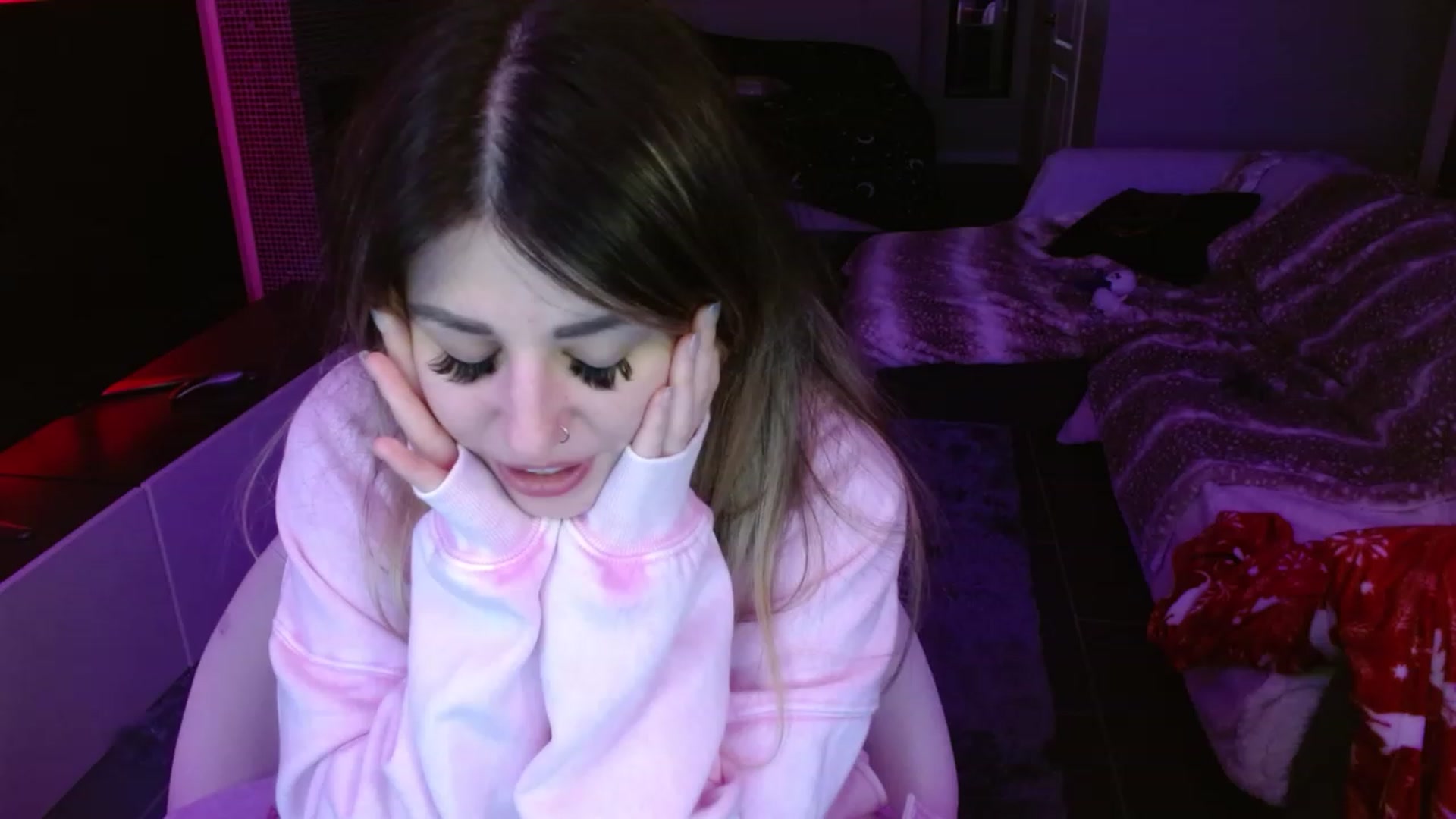 Gallery image thumbnail from Serafina's myfreecams stream on, 03/16/2024, 04:44 image 5 of 20