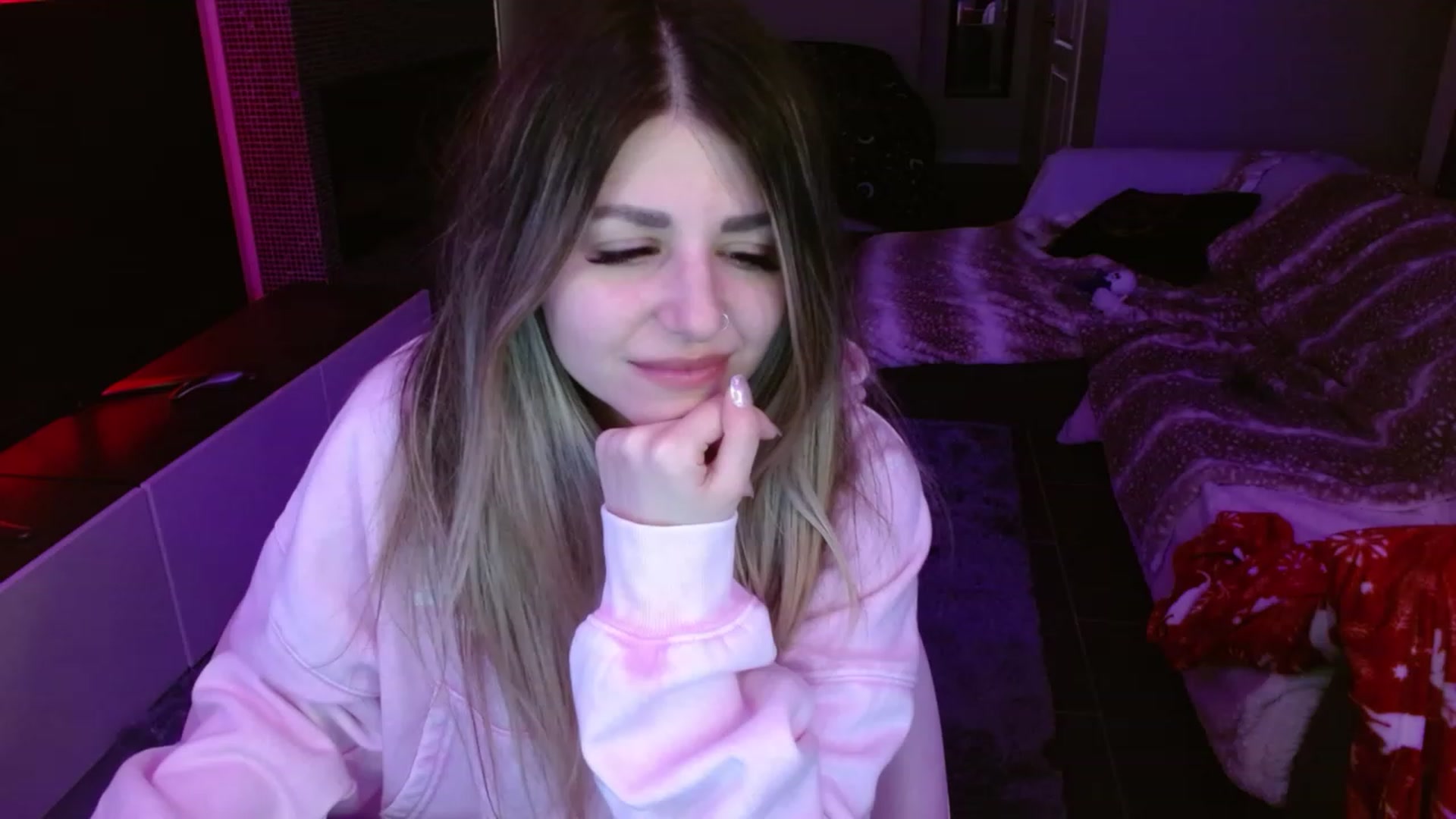 Gallery image thumbnail from Serafina's myfreecams stream on, 03/16/2024, 04:44 image 7 of 20