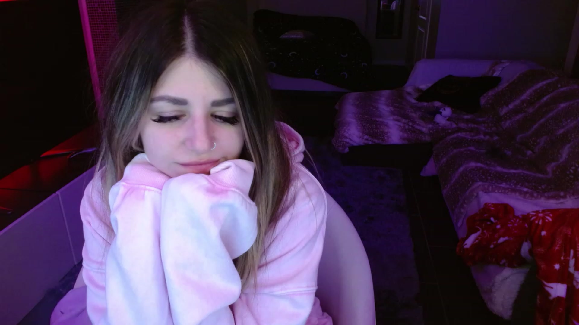 Gallery image thumbnail from Serafina's myfreecams stream on, 03/16/2024, 04:44 image 13 of 20