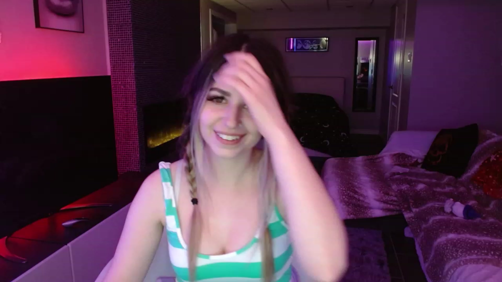 Gallery image thumbnail from Serafina's myfreecams stream on, 03/18/2024, 04:25 image 5 of 20