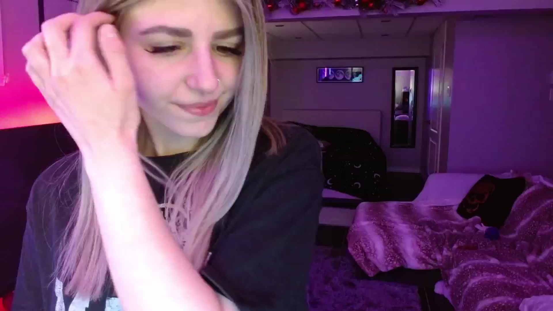 Gallery image thumbnail from Serafina's myfreecams stream on, 03/20/2024, 06:59 image 7 of 20