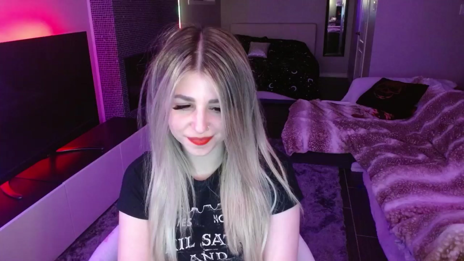 Gallery image thumbnail from Serafina's myfreecams stream on, 03/31/2024, 04:40 image 14 of 20