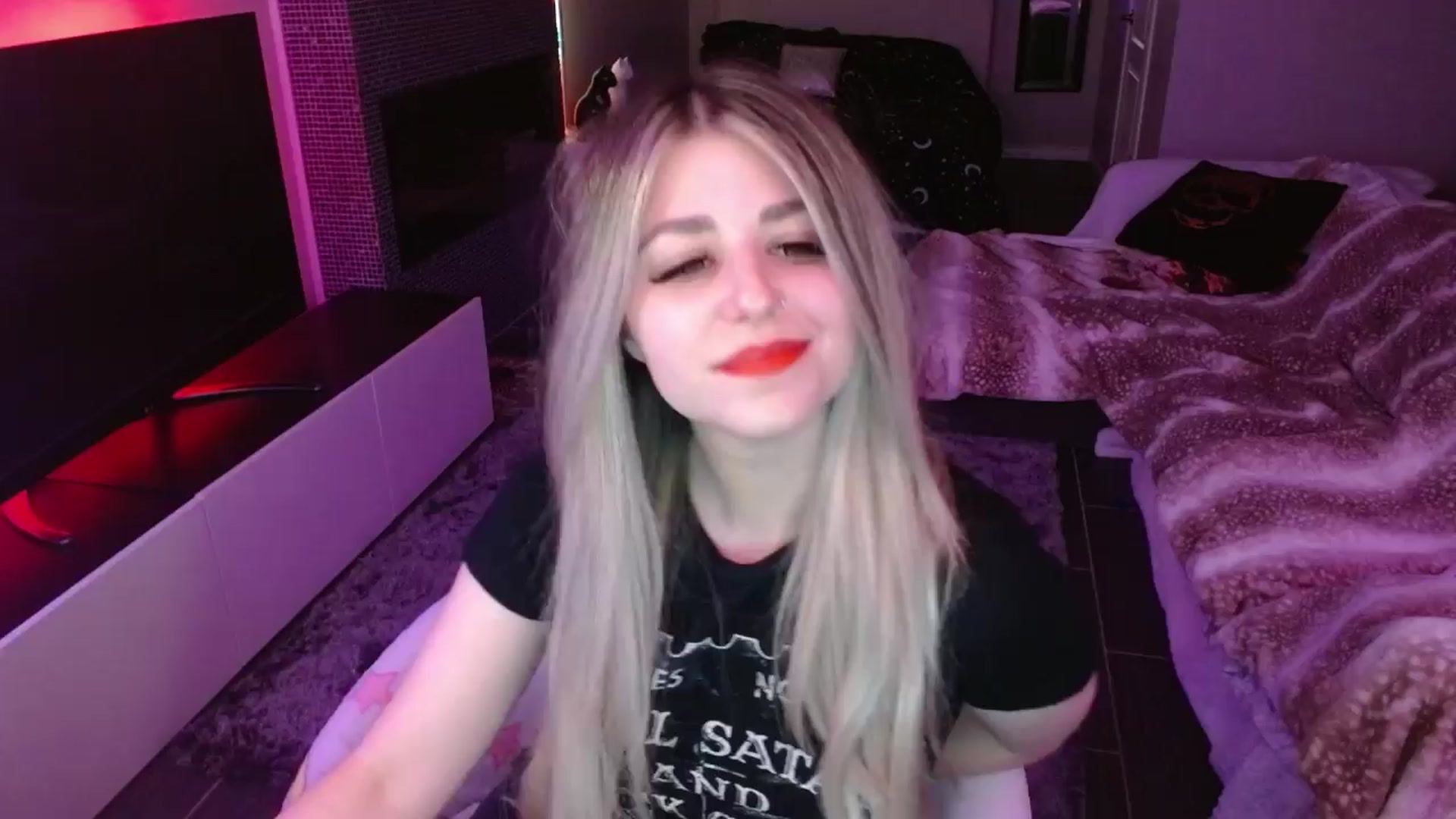 Gallery image thumbnail from Serafina's myfreecams stream on, 03/31/2024, 04:40 image 9 of 20