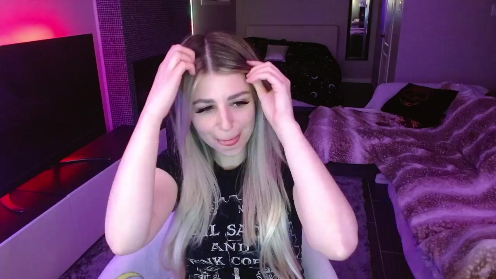 Gallery image thumbnail from Serafina's myfreecams stream on, 03/31/2024, 04:40 image 13 of 20