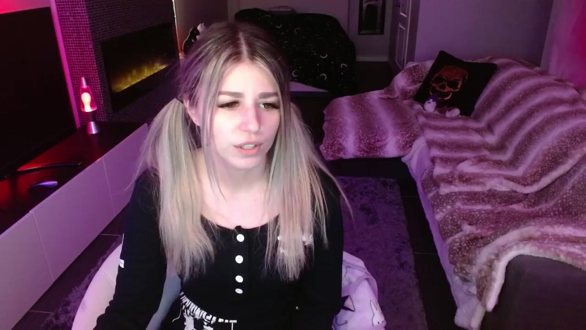 Gallery image thumbnail from Serafina's myfreecams stream on, 04/05/2024, 04:26 image 6 of 20