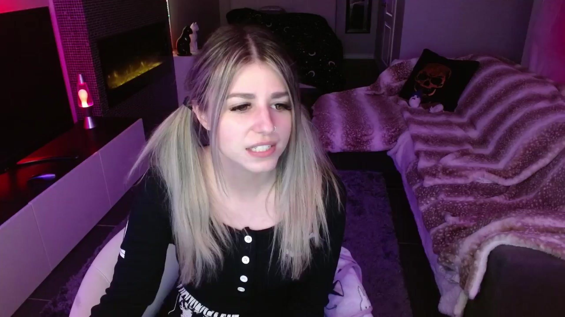 Gallery image thumbnail from Serafina's myfreecams stream on, 04/05/2024, 04:26 image 4 of 20