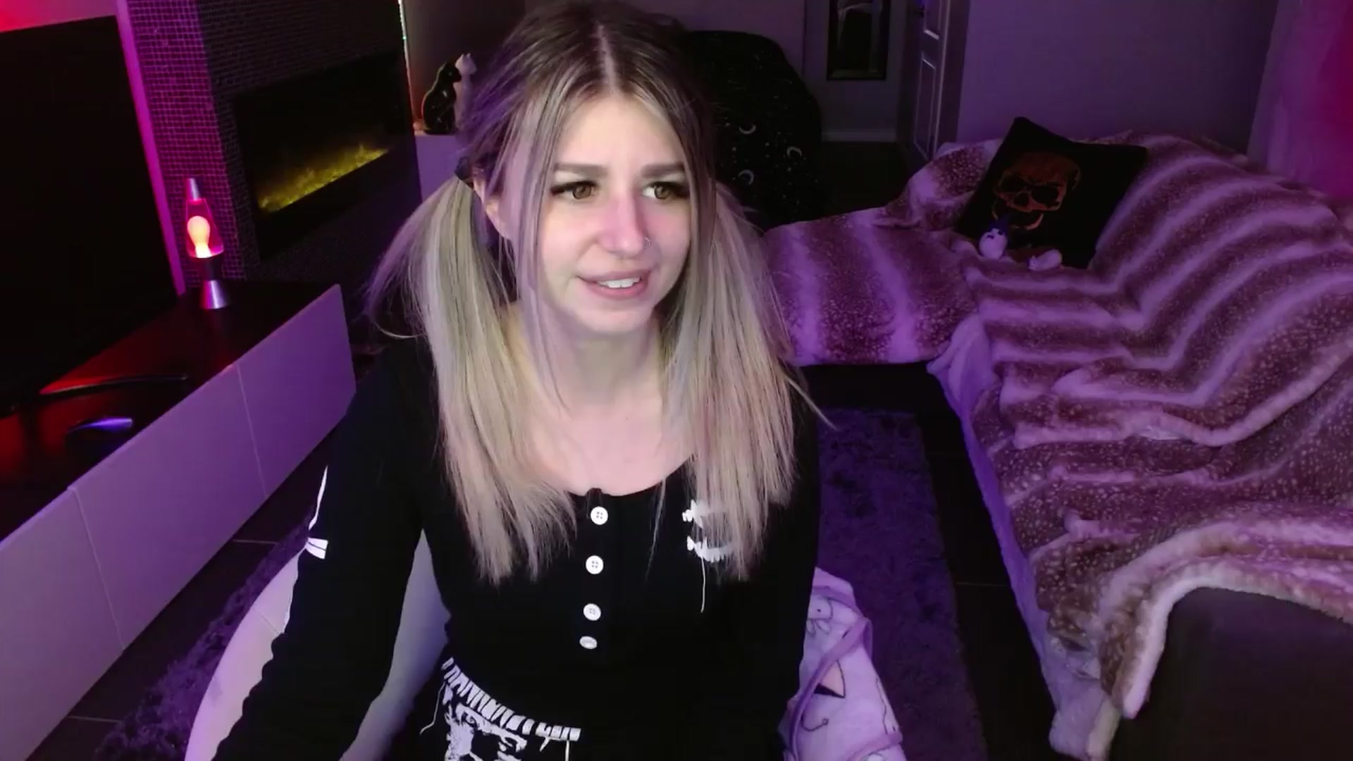 Gallery image thumbnail from Serafina's myfreecams stream on, 04/05/2024, 04:26 image 3 of 20