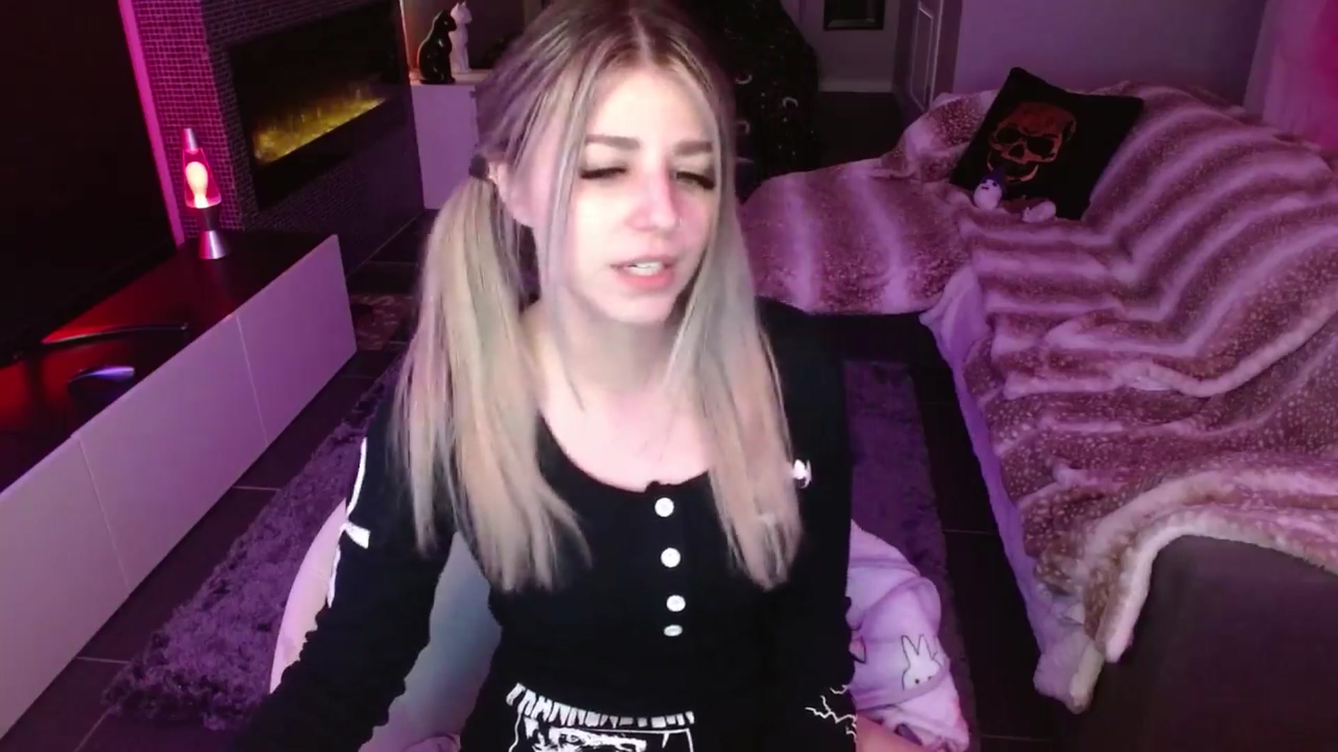 Gallery image thumbnail from Serafina's myfreecams stream on, 04/05/2024, 04:26 image 20 of 20