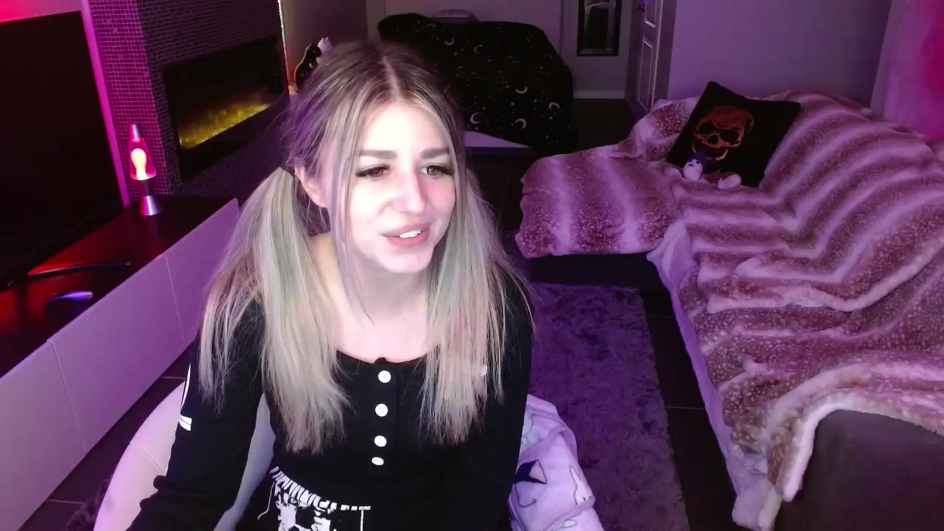 Gallery image thumbnail from Serafina's myfreecams stream on, 04/05/2024, 04:26 image 7 of 20