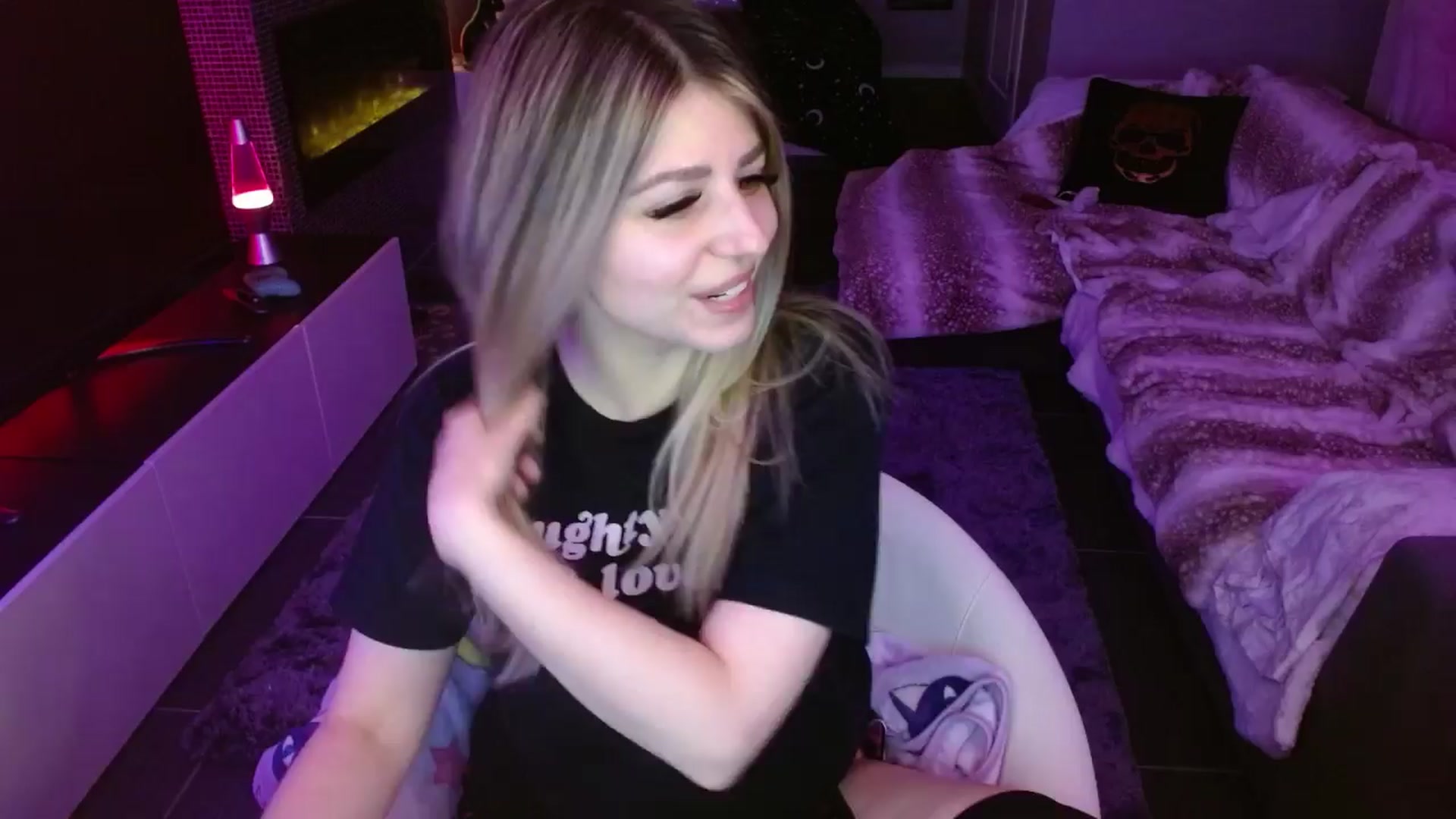 Gallery image thumbnail from Serafina's myfreecams stream on, 04/12/2024, 02:42 image 12 of 20