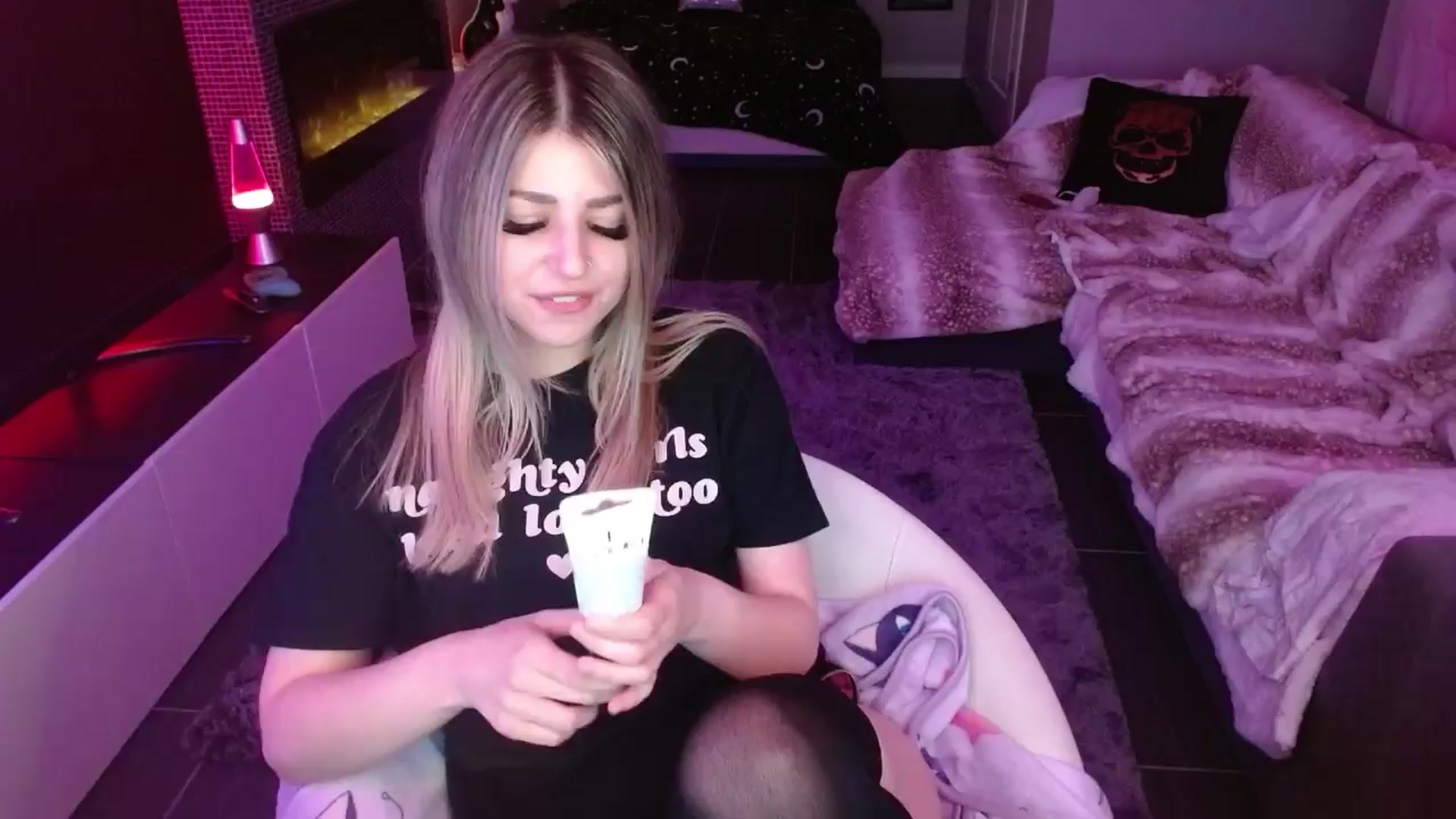 Gallery image thumbnail from Serafina's myfreecams stream on, 04/12/2024, 02:42 image 19 of 20