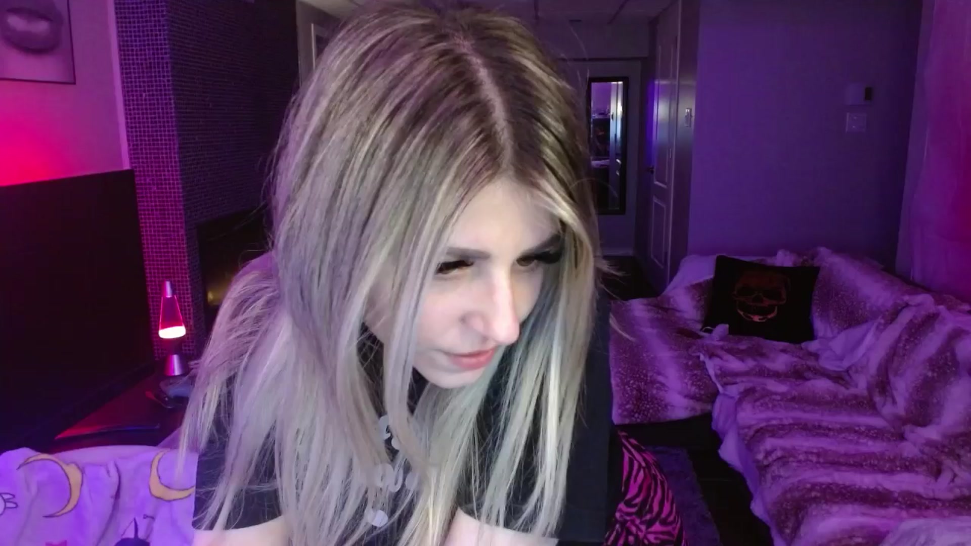 Gallery image thumbnail from Serafina's myfreecams stream on, 04/12/2024, 02:42 image 1 of 20