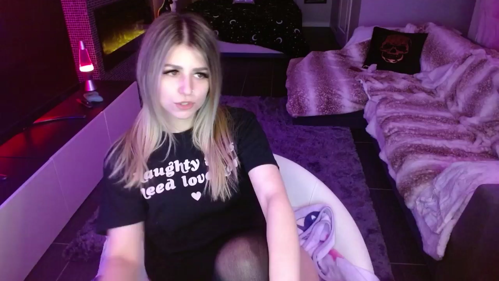 Gallery image thumbnail from Serafina's myfreecams stream on, 04/12/2024, 02:42 image 15 of 20