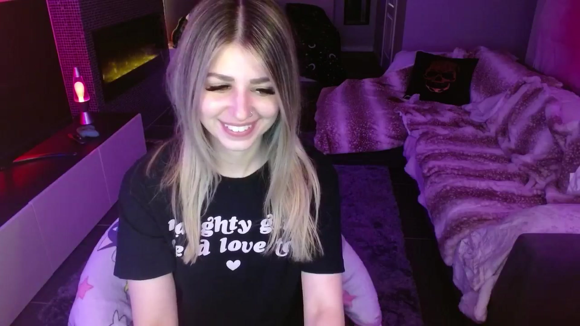 Gallery image thumbnail from Serafina's myfreecams stream on, 04/12/2024, 05:16 image 3 of 20