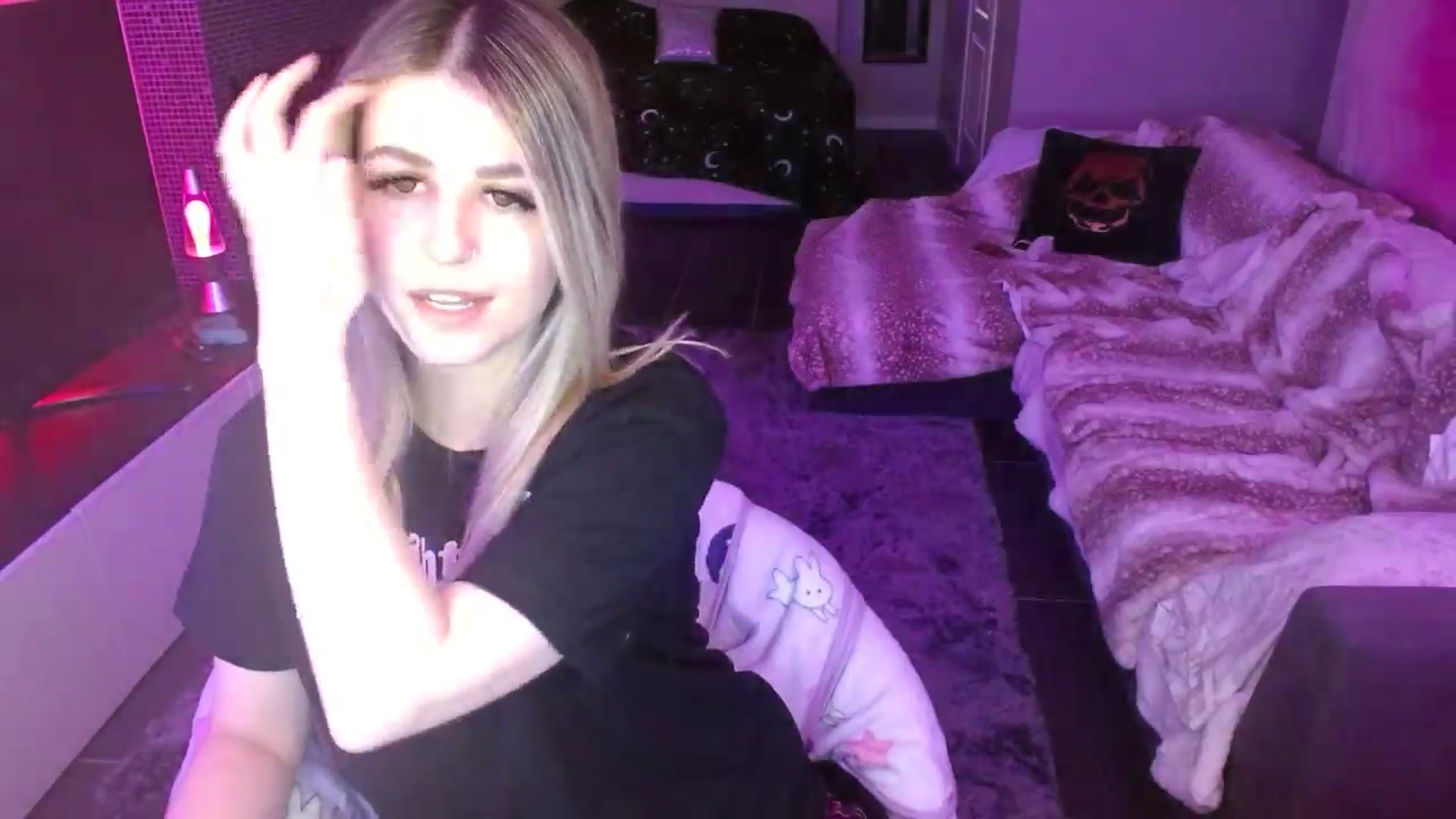 Gallery image thumbnail from Serafina's myfreecams stream on, 04/12/2024, 05:16 image 4 of 20