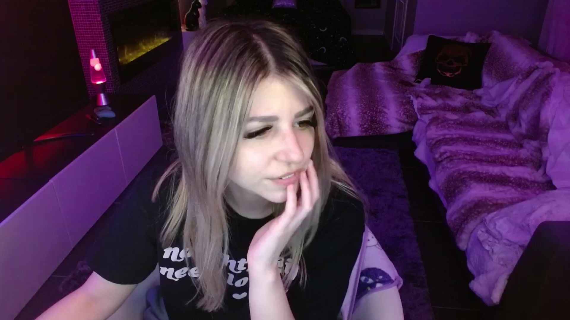 Gallery image thumbnail from Serafina's myfreecams stream on, 04/12/2024, 06:37 image 15 of 20