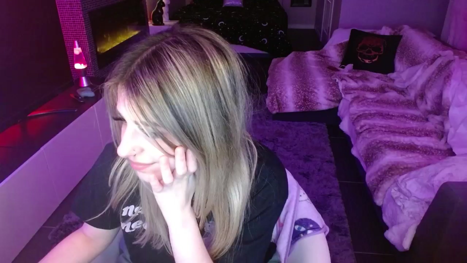 Gallery image thumbnail from Serafina's myfreecams stream on, 04/12/2024, 06:37 image 7 of 20