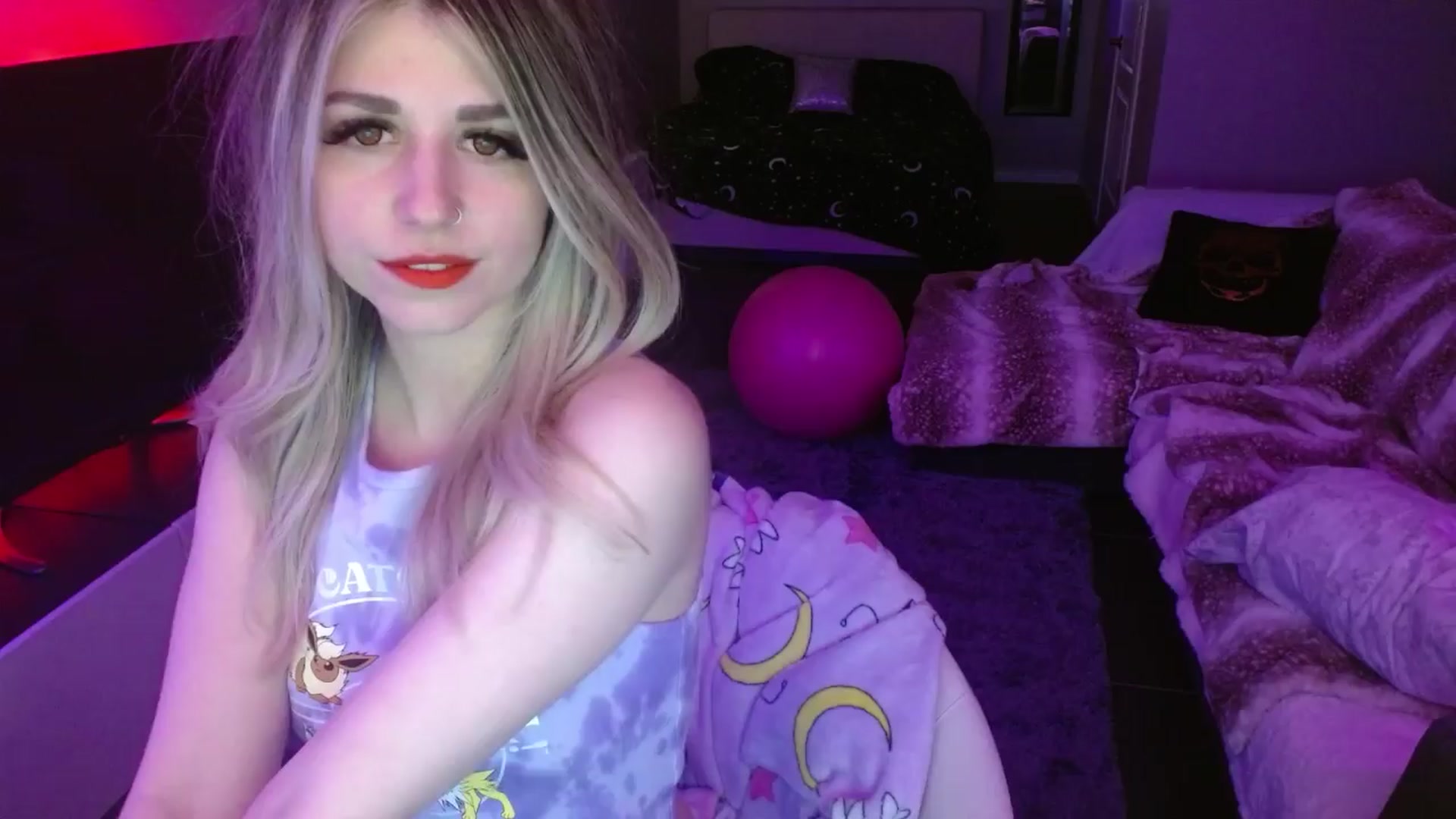 Gallery image thumbnail from Serafina's myfreecams stream on, 04/17/2024, 05:20 image 6 of 20