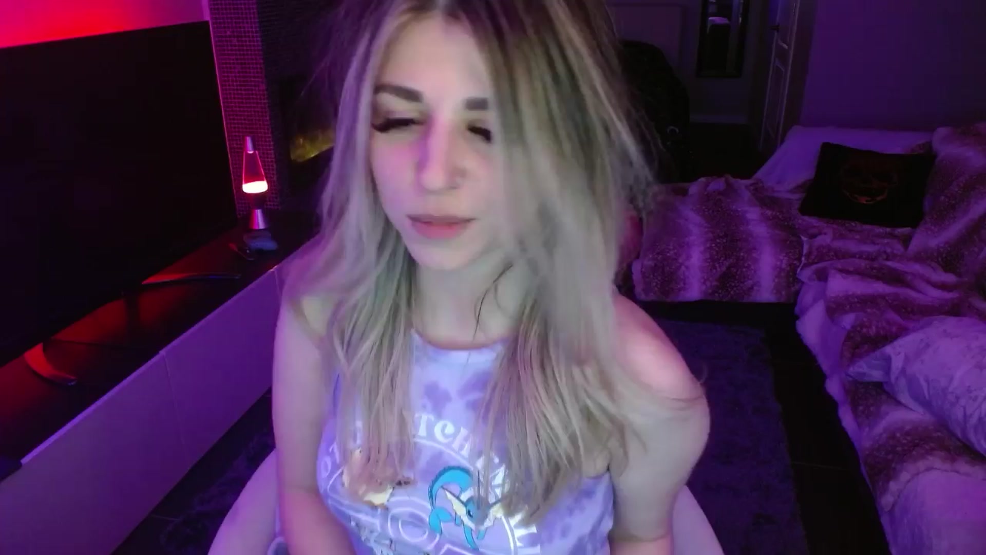 Gallery image thumbnail from Serafina's myfreecams stream on, 04/17/2024, 05:20 image 3 of 20