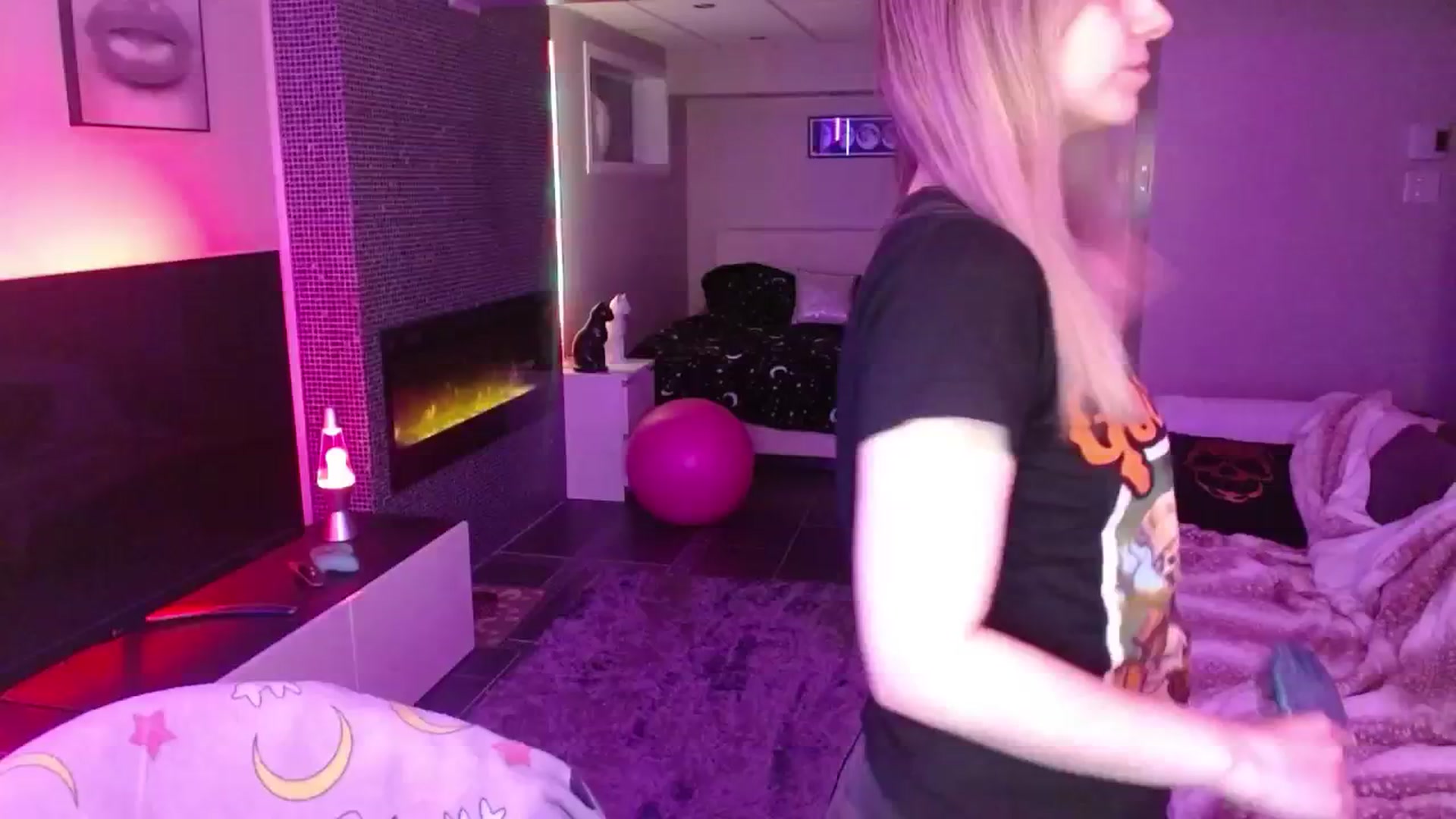 Gallery image thumbnail from Serafina's myfreecams stream on, 04/28/2024, 02:38 image 9 of 20