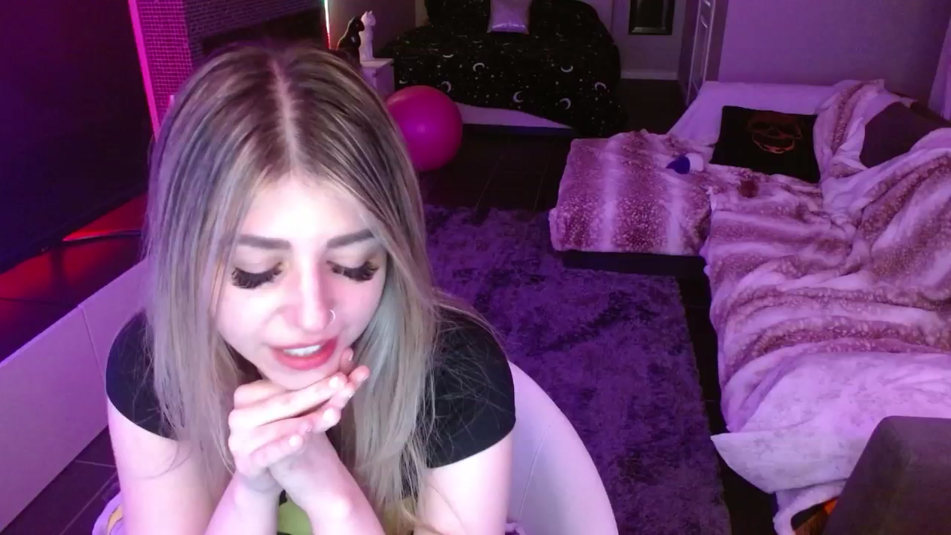 Gallery image thumbnail from Serafina's myfreecams stream on, 04/29/2024, 06:02 image 15 of 20