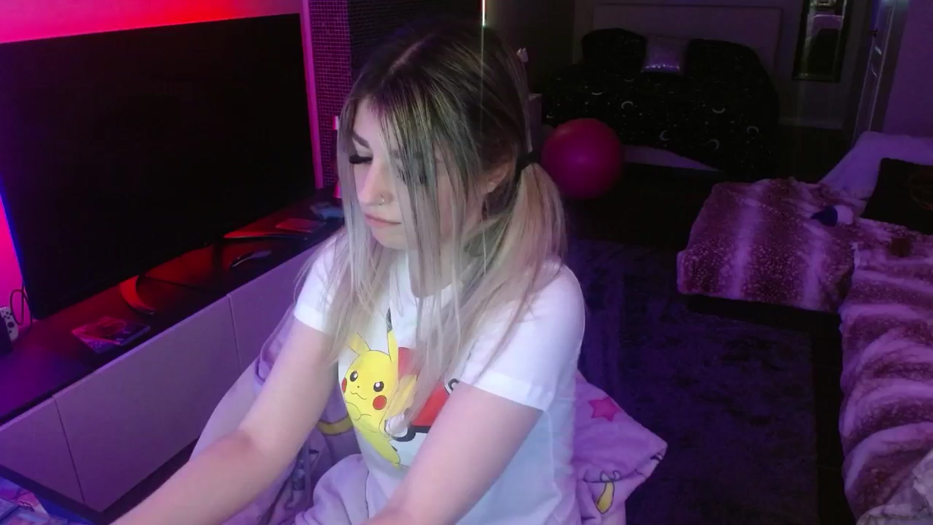 Gallery image thumbnail from Serafina's myfreecams stream on, 05/03/2024, 05:11 image 7 of 20