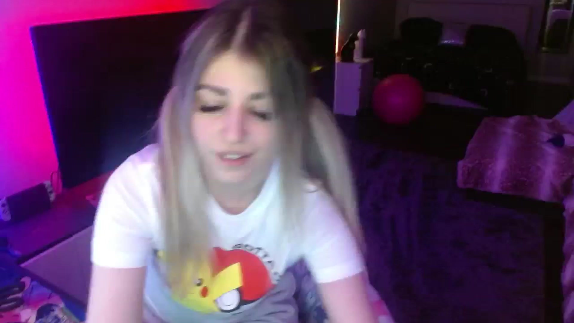 Gallery image thumbnail from Serafina's myfreecams stream on, 05/03/2024, 05:11 image 2 of 20