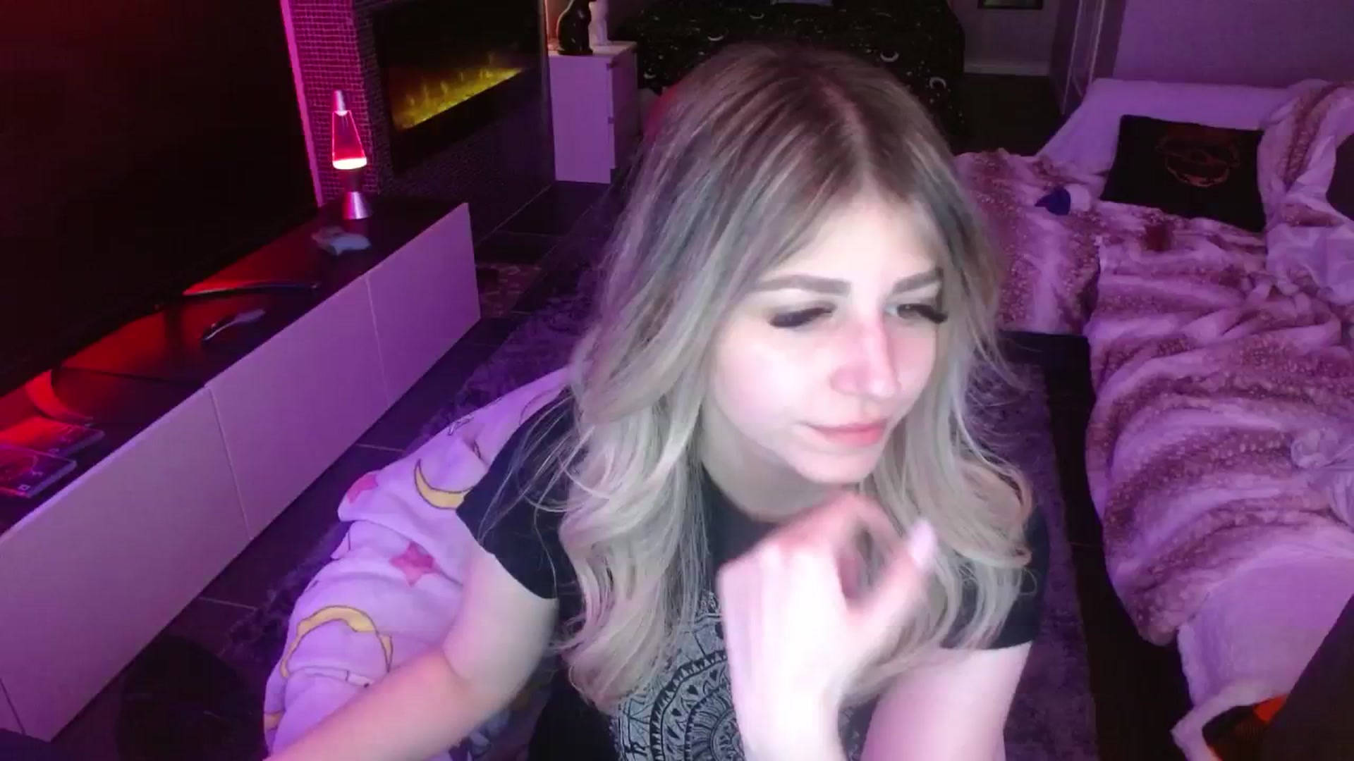 Gallery image thumbnail from Serafina's myfreecams stream on, 05/04/2024, 03:50 image 13 of 20